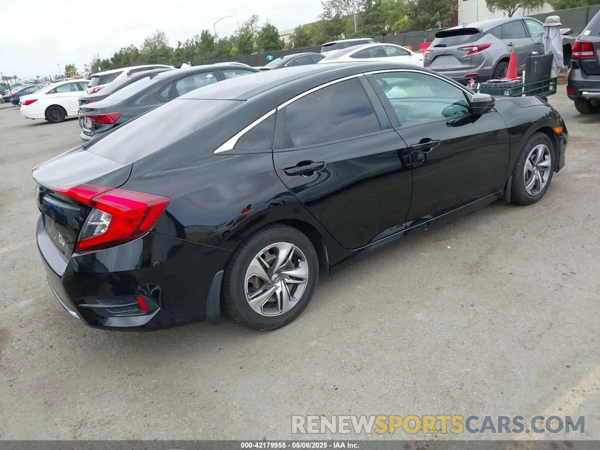 4 Фотография поврежденного автомобиля 2HGFC2F6XKH525382 HONDA CIVIC 2019
