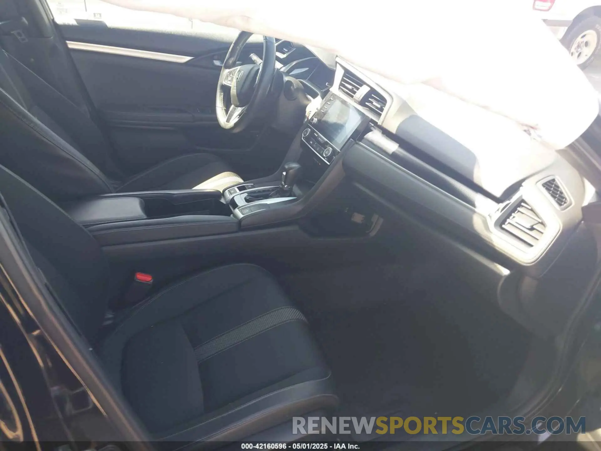 5 Photograph of a damaged car 2HGFC2F80KH525781 HONDA CIVIC 2019