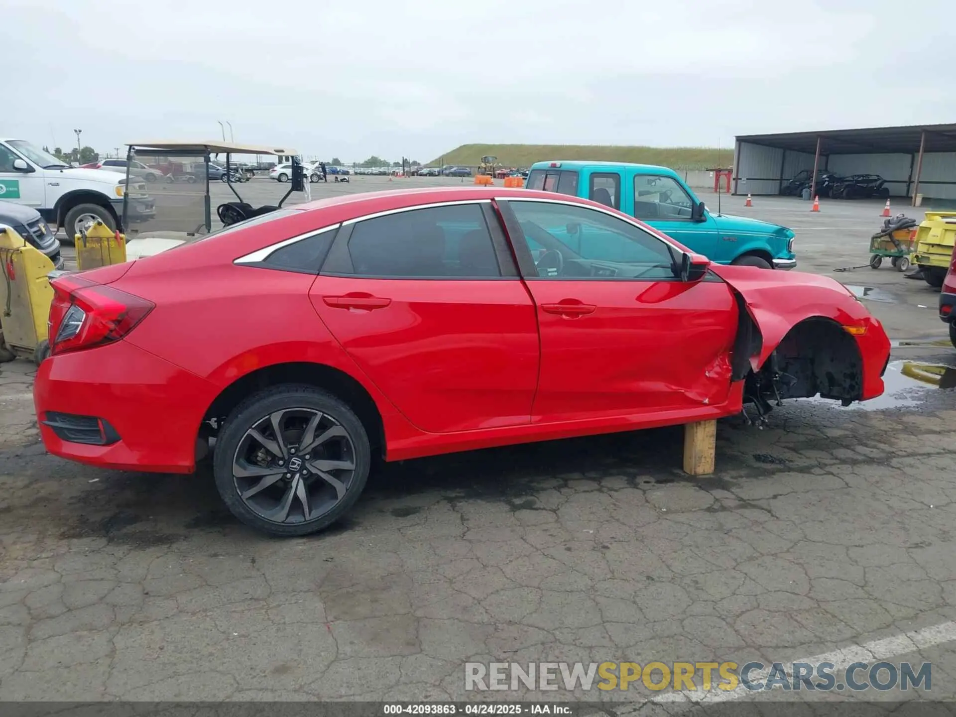13 Photograph of a damaged car 2HGFC2F80KH538093 HONDA CIVIC 2019