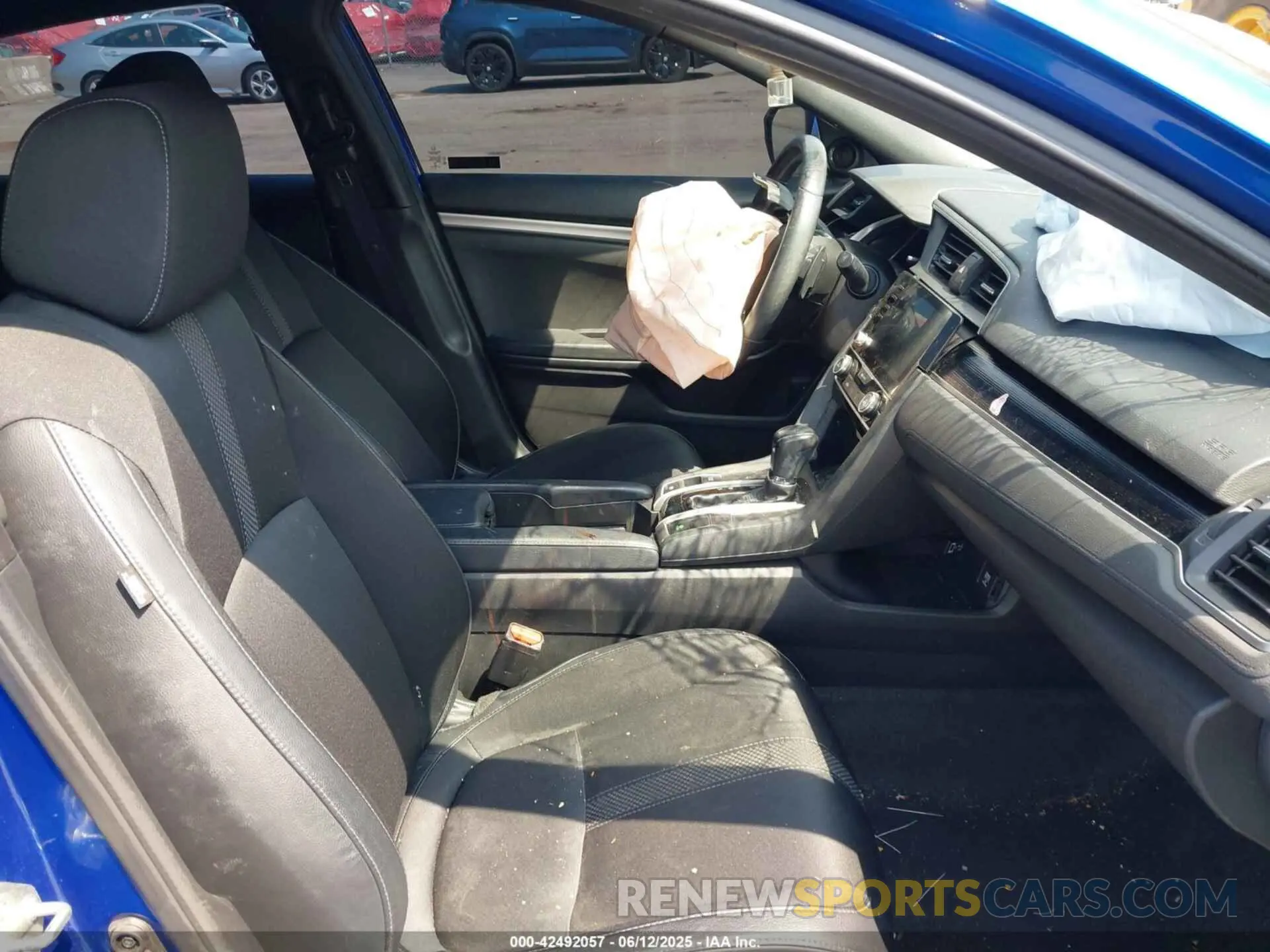 5 Photograph of a damaged car 2HGFC2F80KH594082 HONDA CIVIC 2019