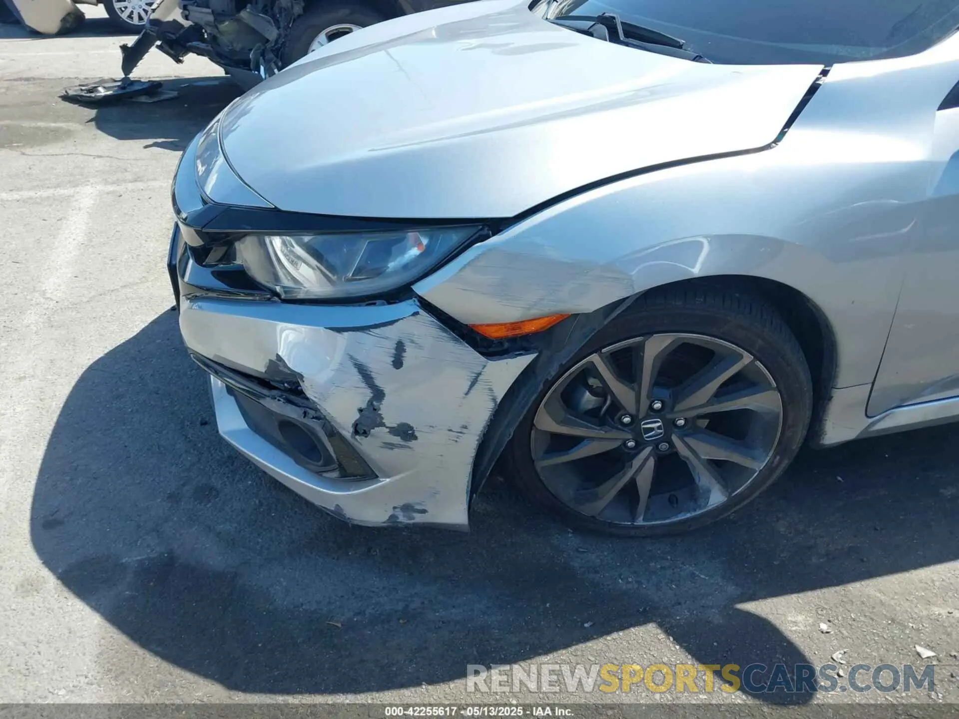 18 Photograph of a damaged car 2HGFC2F80KH600754 HONDA CIVIC 2019