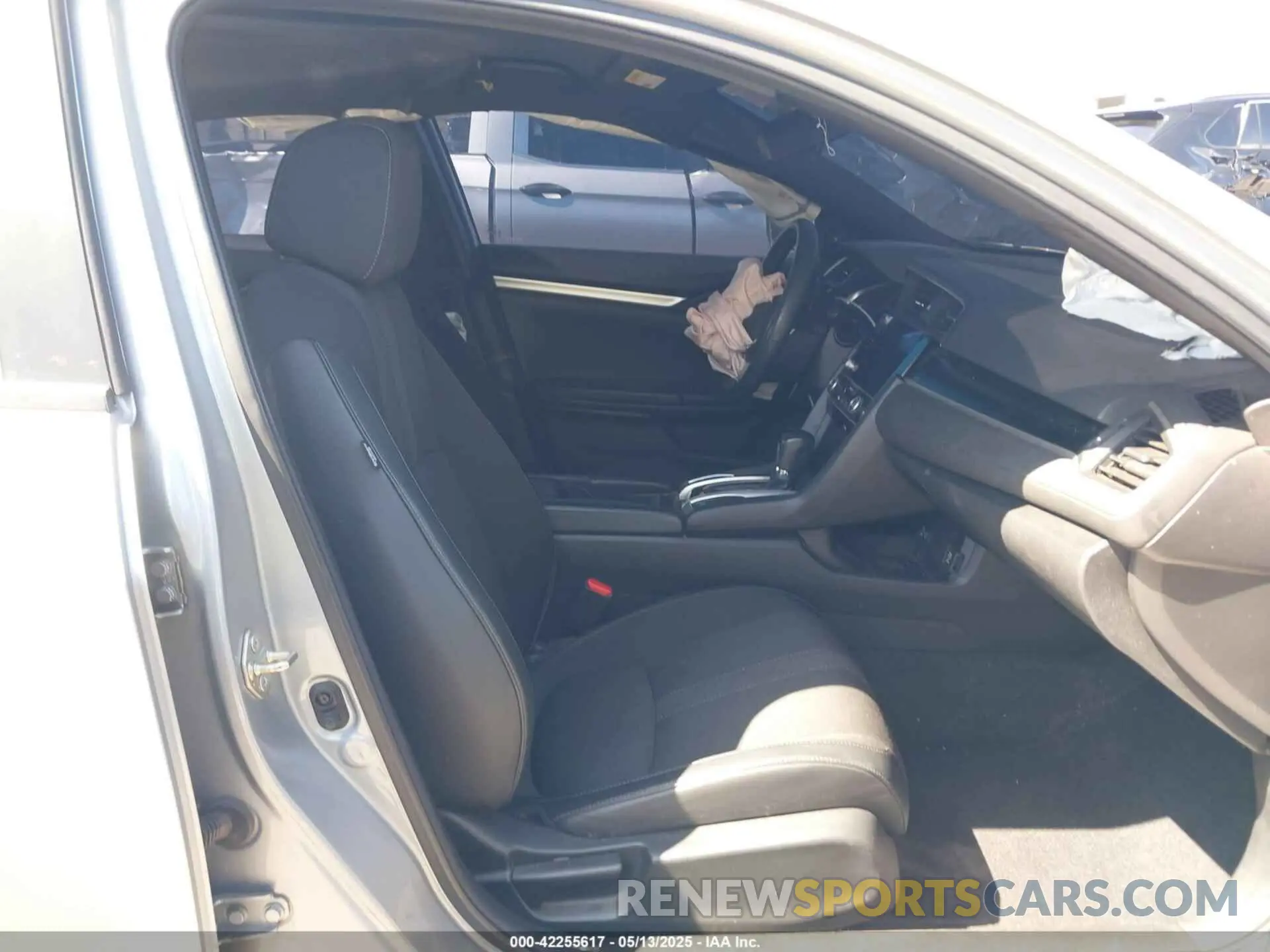5 Photograph of a damaged car 2HGFC2F80KH600754 HONDA CIVIC 2019