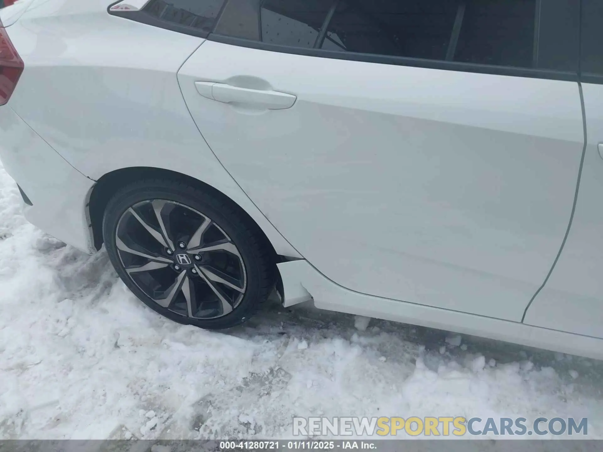 17 Фотография поврежденного автомобиля 2HGFC2F81KH528849 HONDA CIVIC 2019