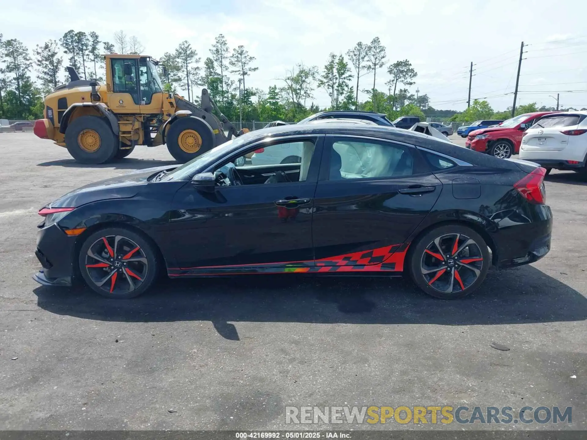 13 Photograph of a damaged car 2HGFC2F81KH529418 HONDA CIVIC 2019