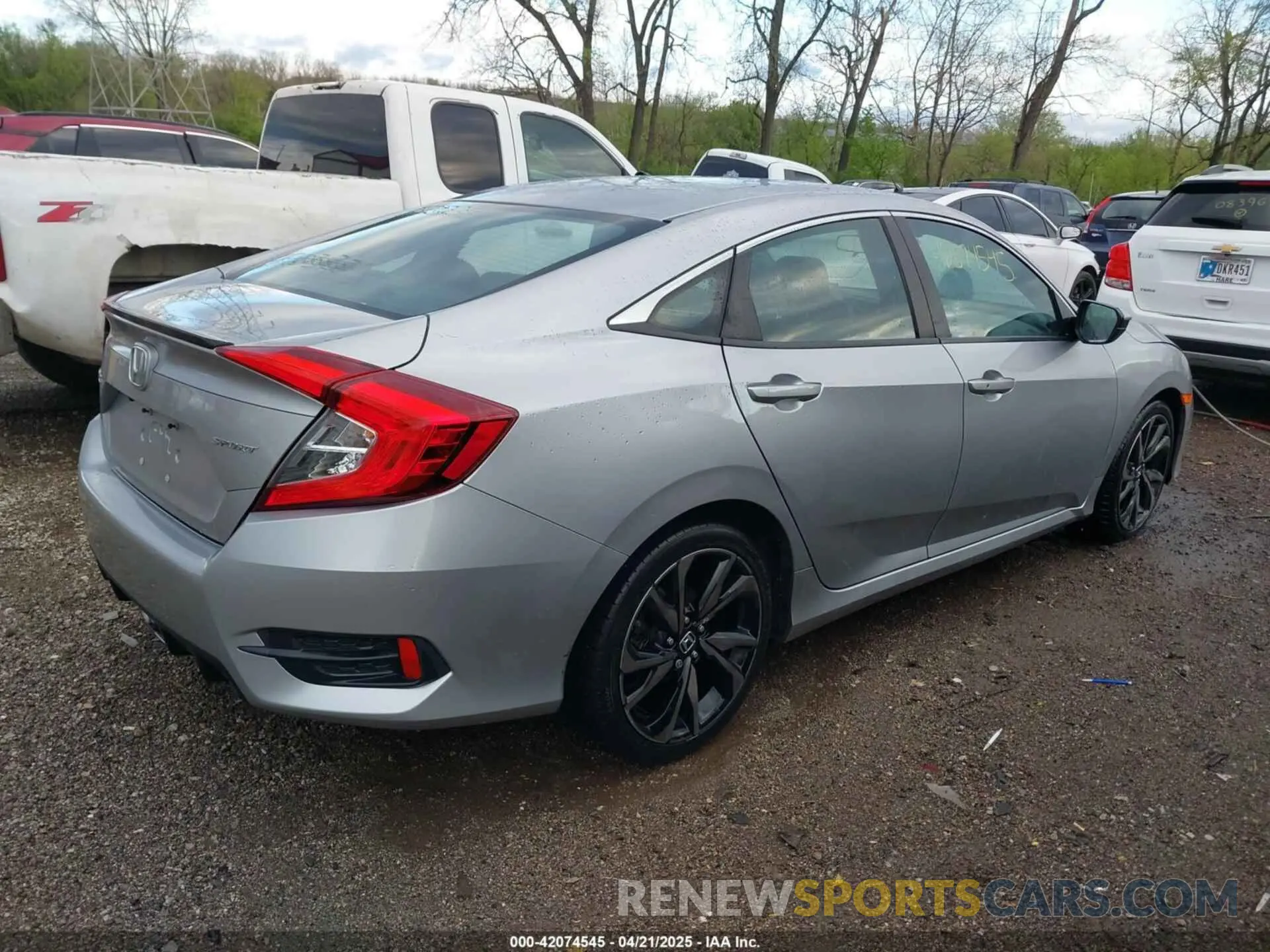 4 Photograph of a damaged car 2HGFC2F81KH532366 HONDA CIVIC 2019