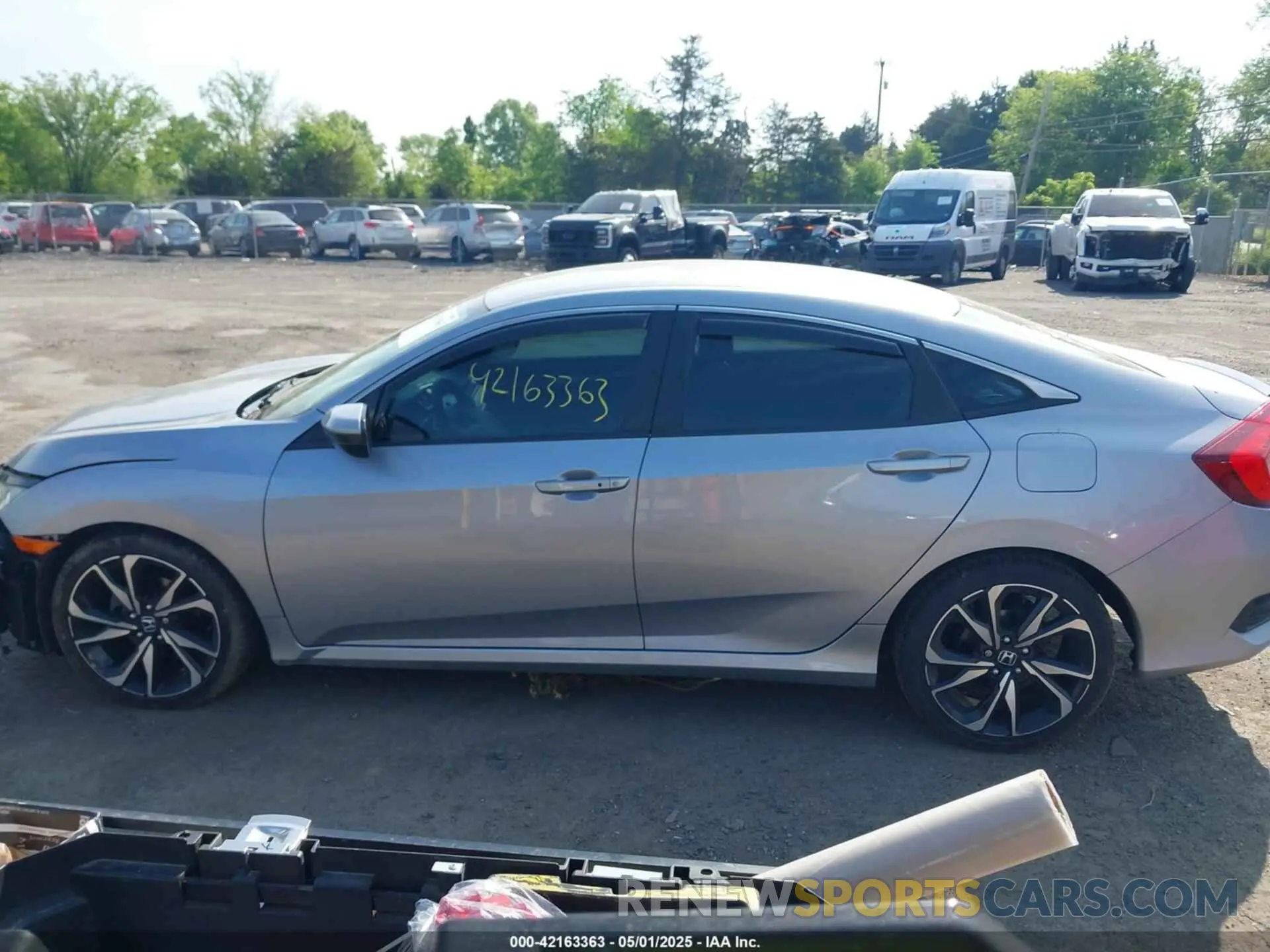 14 Photograph of a damaged car 2HGFC2F81KH535381 HONDA CIVIC 2019
