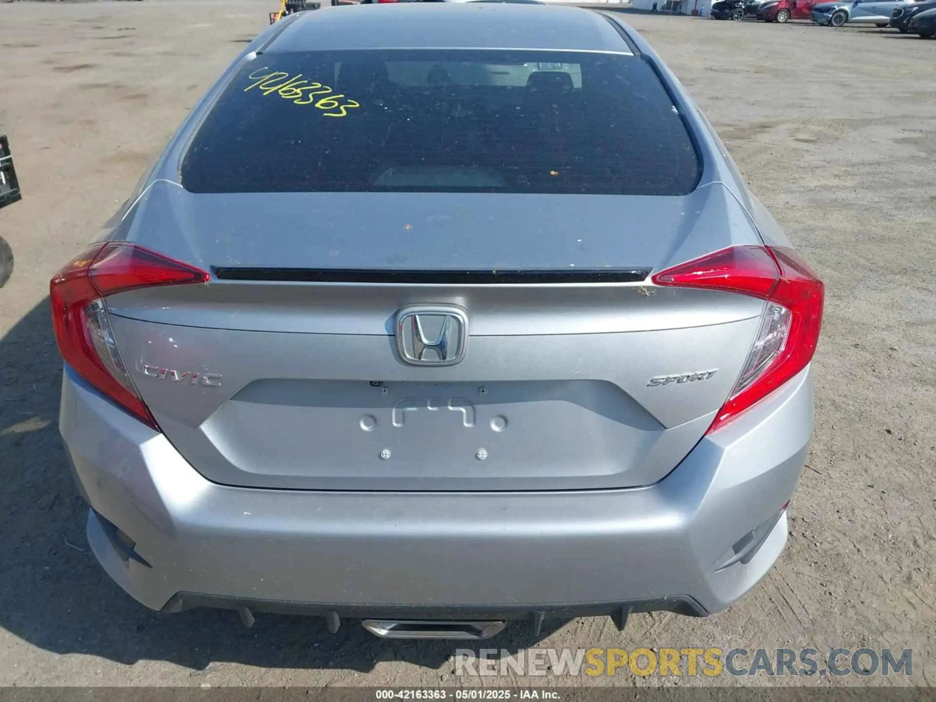 16 Photograph of a damaged car 2HGFC2F81KH535381 HONDA CIVIC 2019