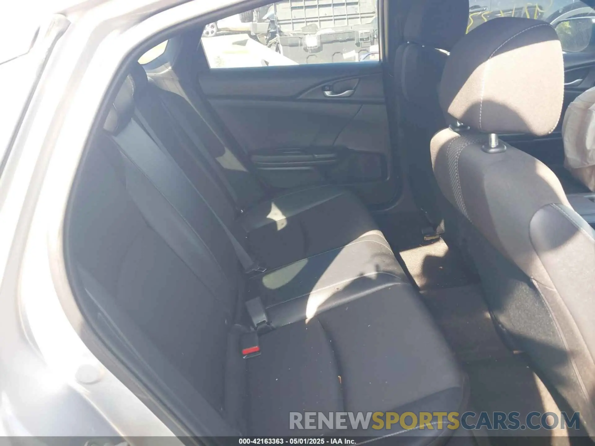 8 Photograph of a damaged car 2HGFC2F81KH535381 HONDA CIVIC 2019