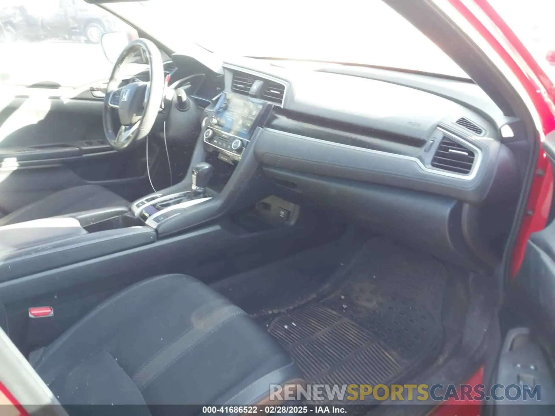 5 Photograph of a damaged car 2HGFC2F81KH535994 HONDA CIVIC 2019