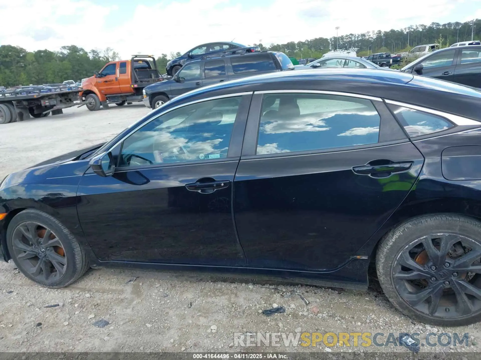 14 Photograph of a damaged car 2HGFC2F81KH548051 HONDA CIVIC 2019