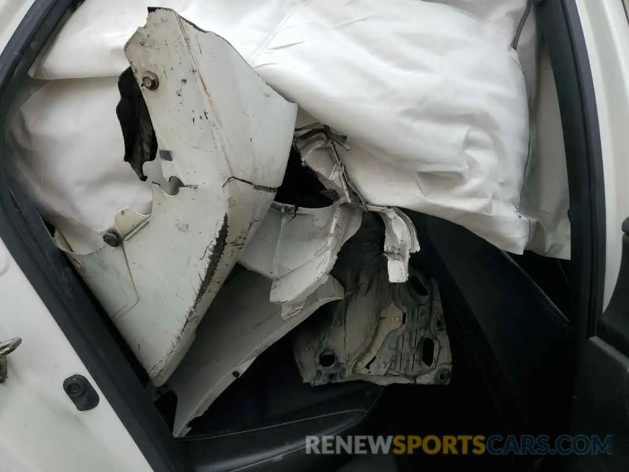 11 Photograph of a damaged car 2HGFC2F81KH574813 HONDA CIVIC 2019