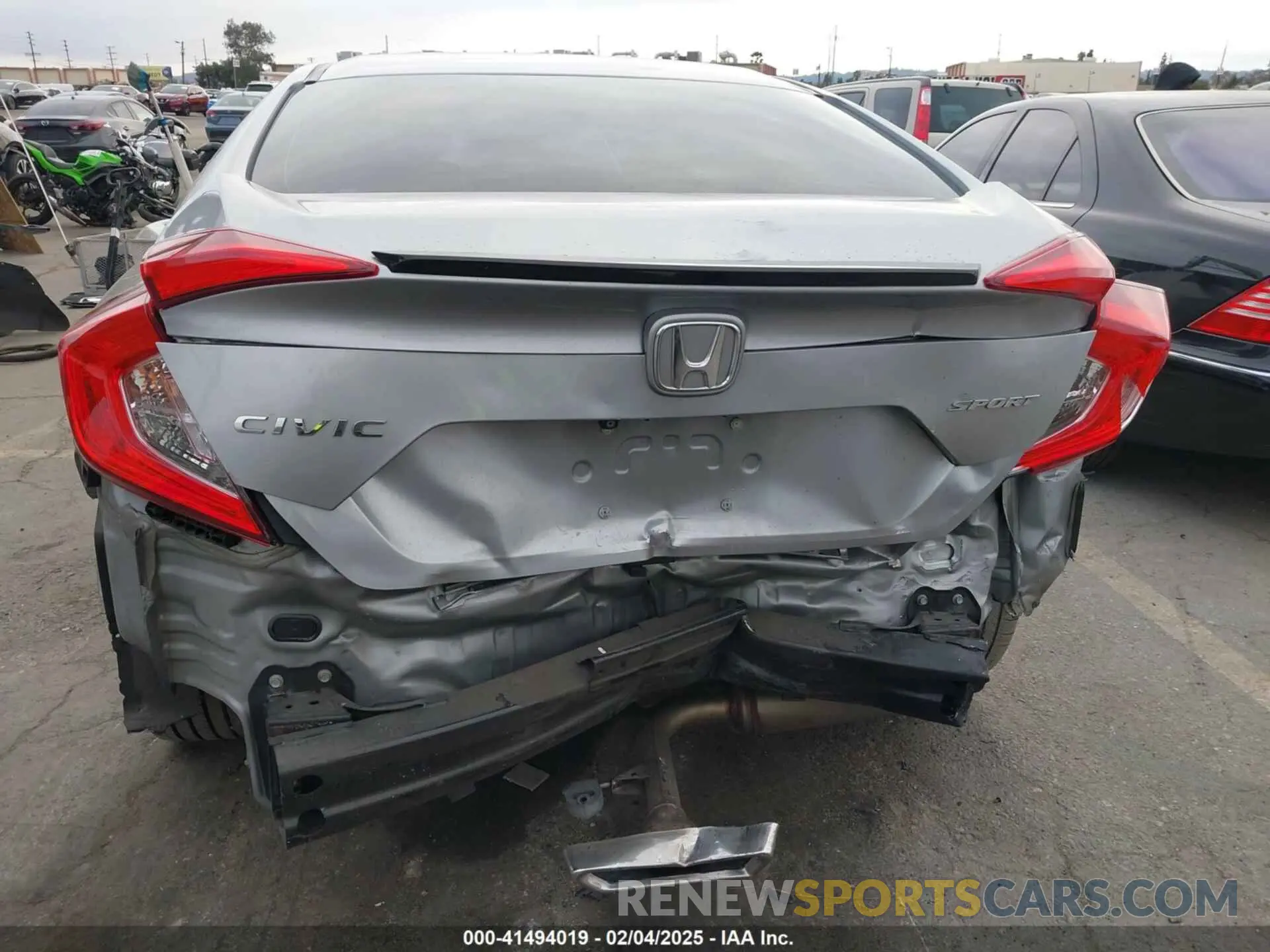 17 Фотография поврежденного автомобиля 2HGFC2F84KH576622 HONDA CIVIC 2019