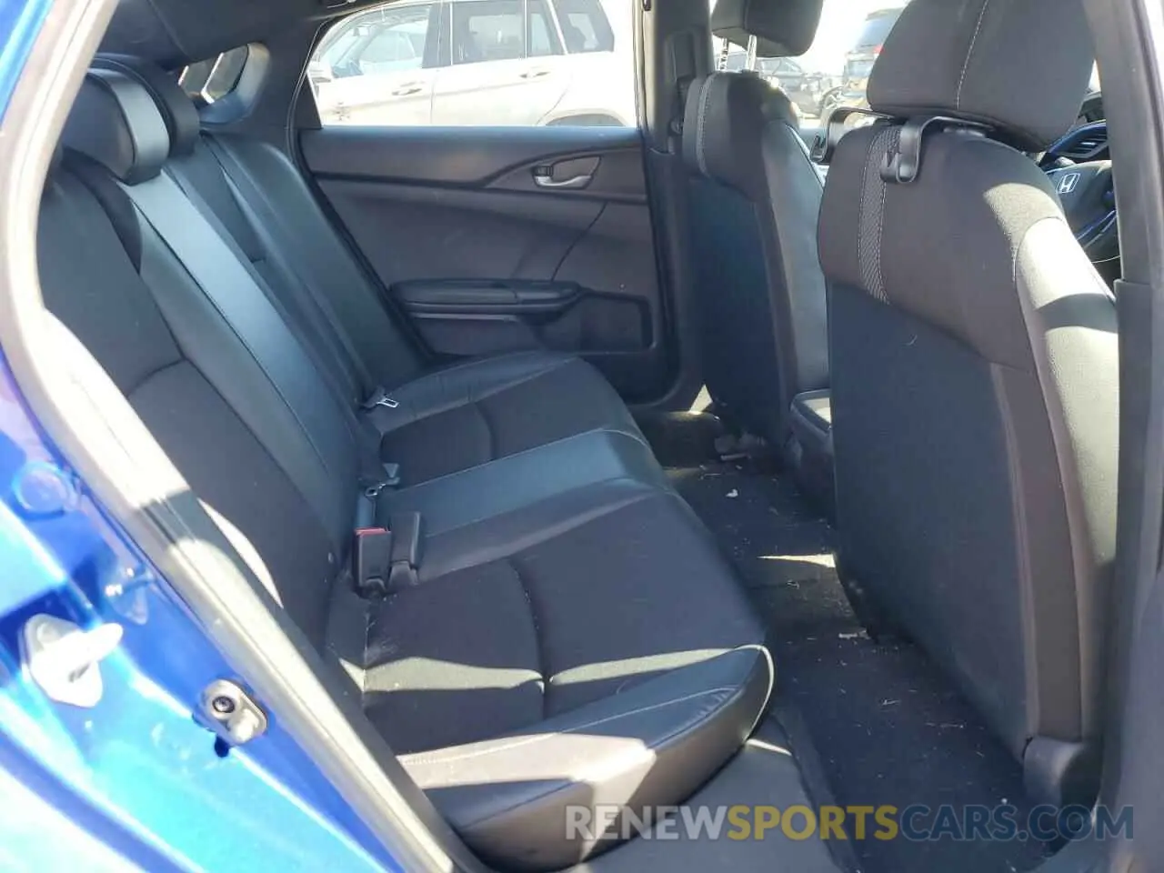 10 Photograph of a damaged car 2HGFC2F84KH585949 HONDA CIVIC 2019