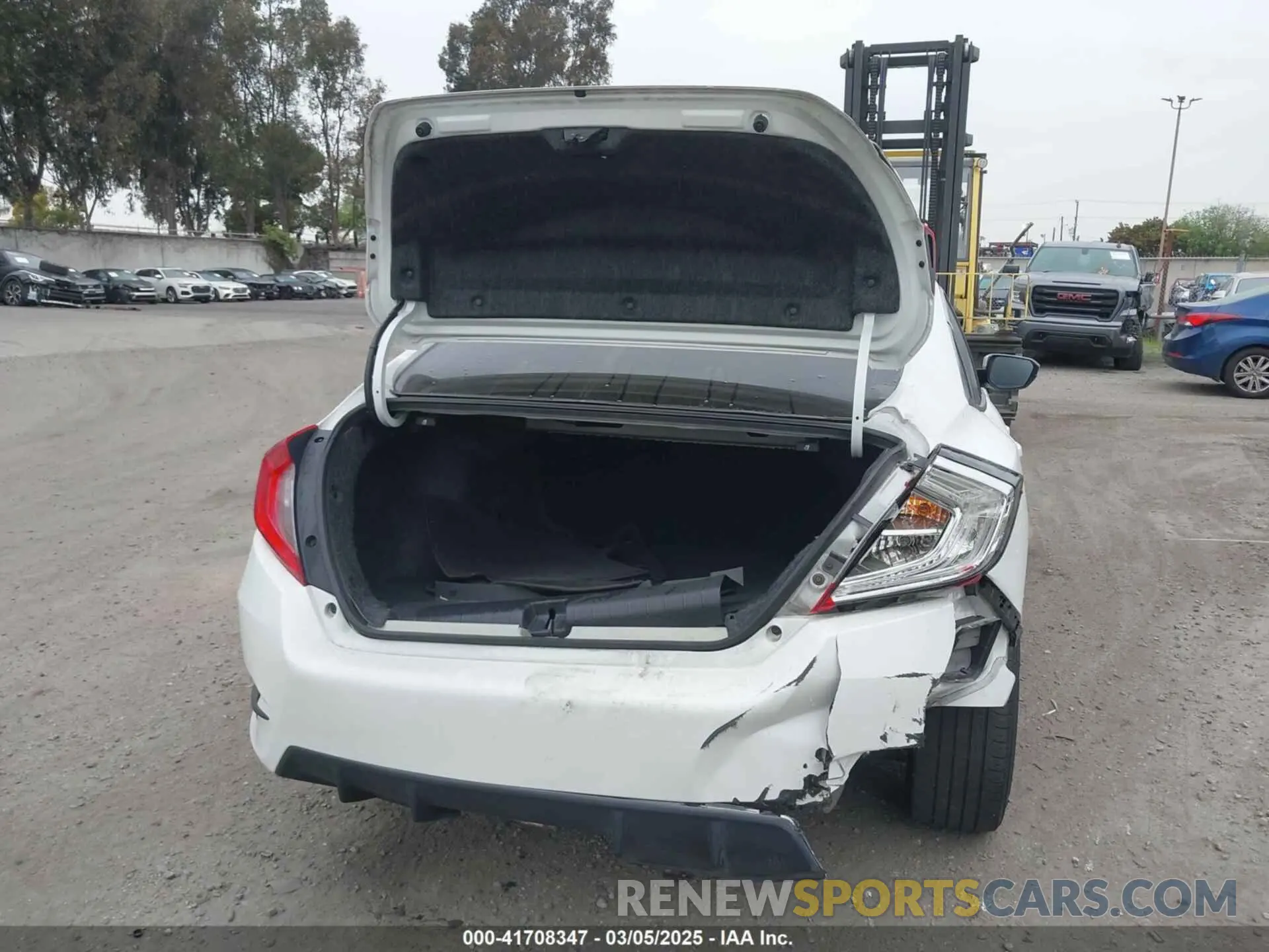 16 Photograph of a damaged car 2HGFC2F85KH512587 HONDA CIVIC 2019