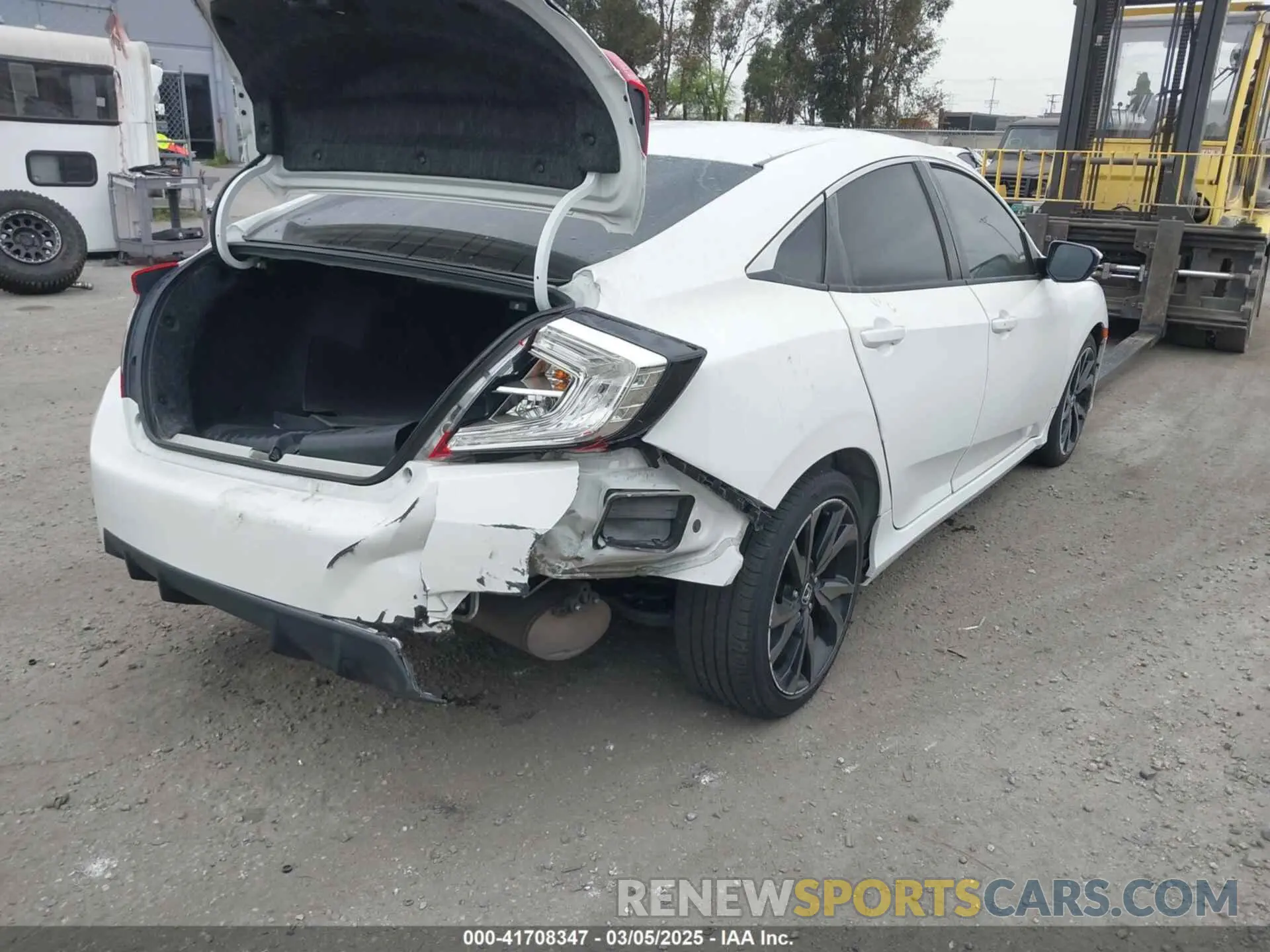 4 Photograph of a damaged car 2HGFC2F85KH512587 HONDA CIVIC 2019