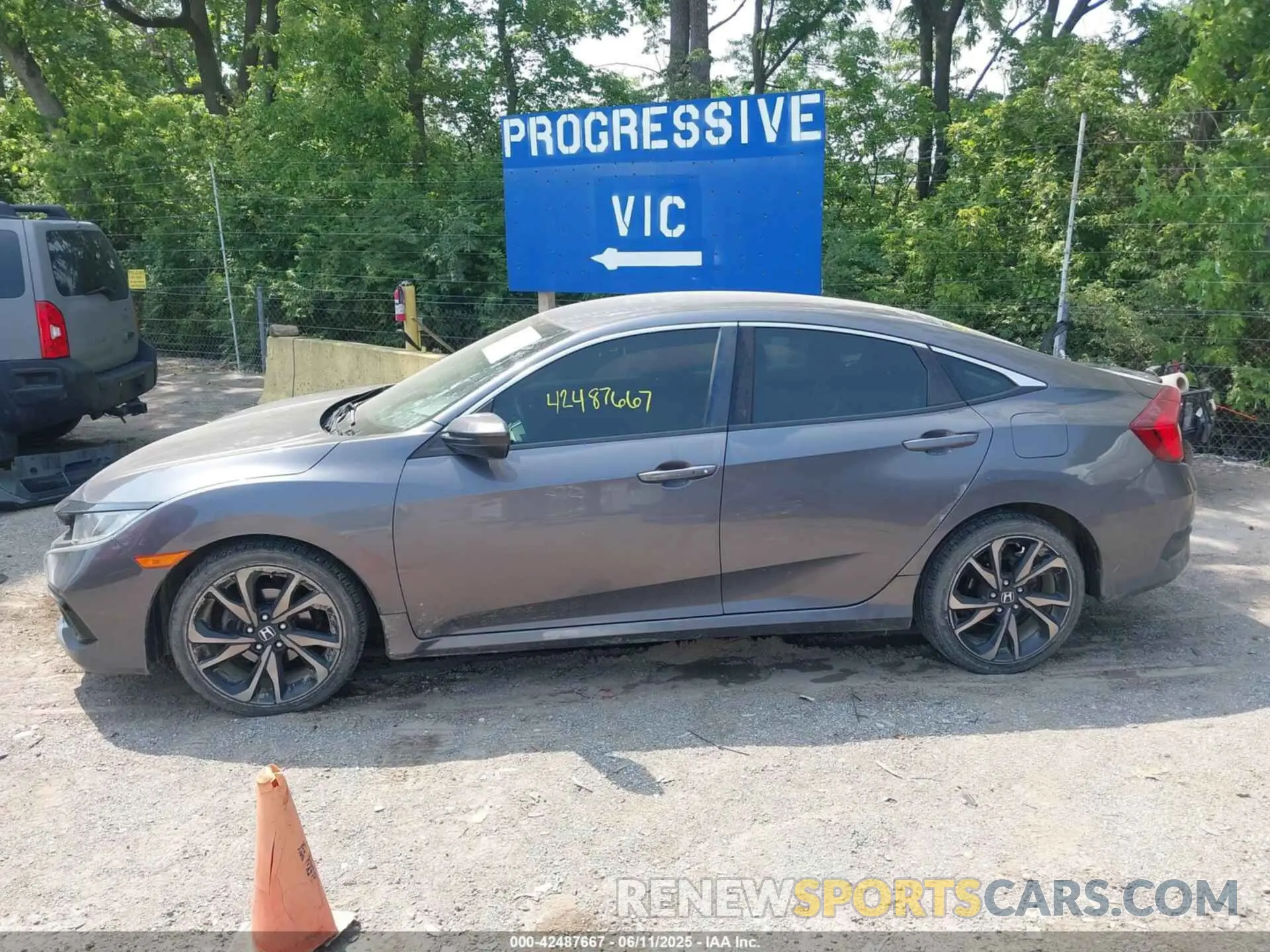14 Photograph of a damaged car 2HGFC2F85KH590867 HONDA CIVIC 2019