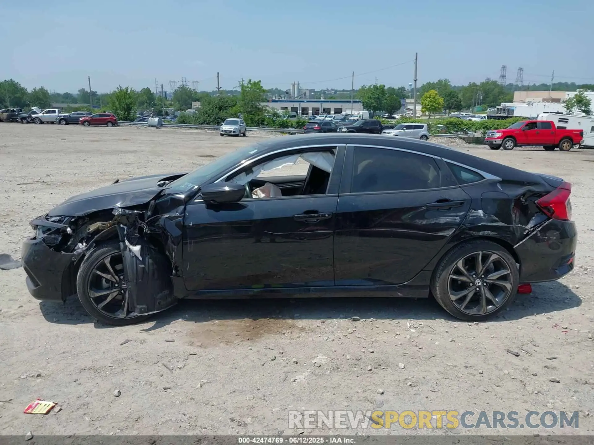 13 Photograph of a damaged car 2HGFC2F86KH590487 HONDA CIVIC 2019