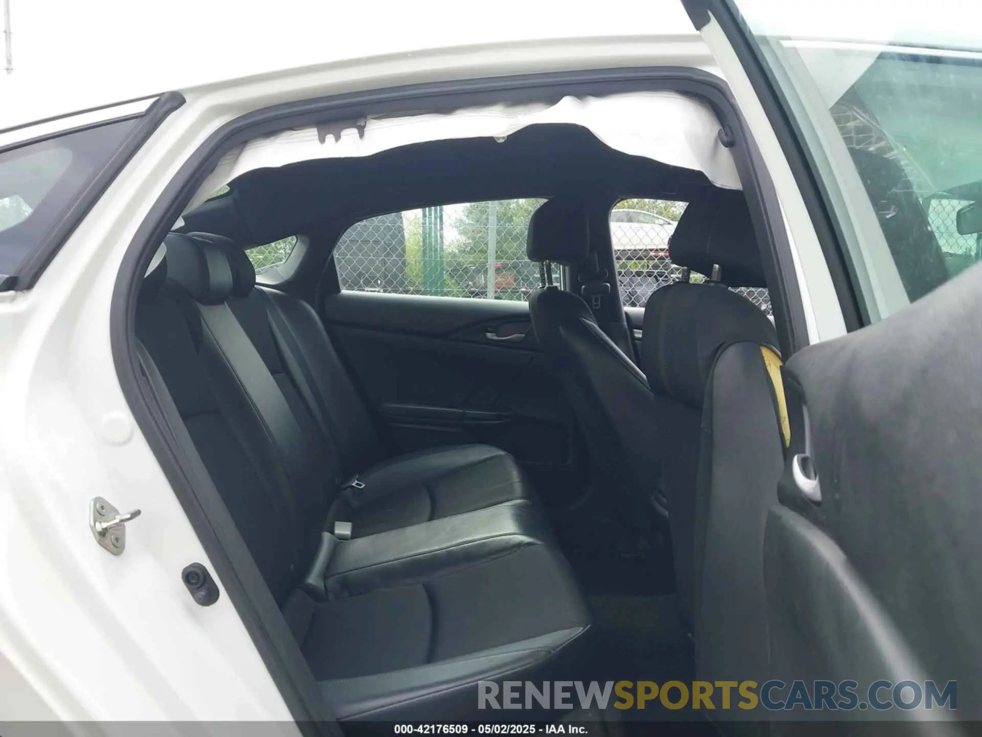 8 Photograph of a damaged car 2HGFC2F88KH529643 HONDA CIVIC 2019