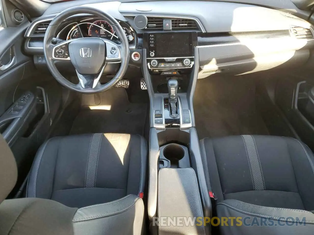 8 Photograph of a damaged car 2HGFC2F88KH600324 HONDA CIVIC 2019
