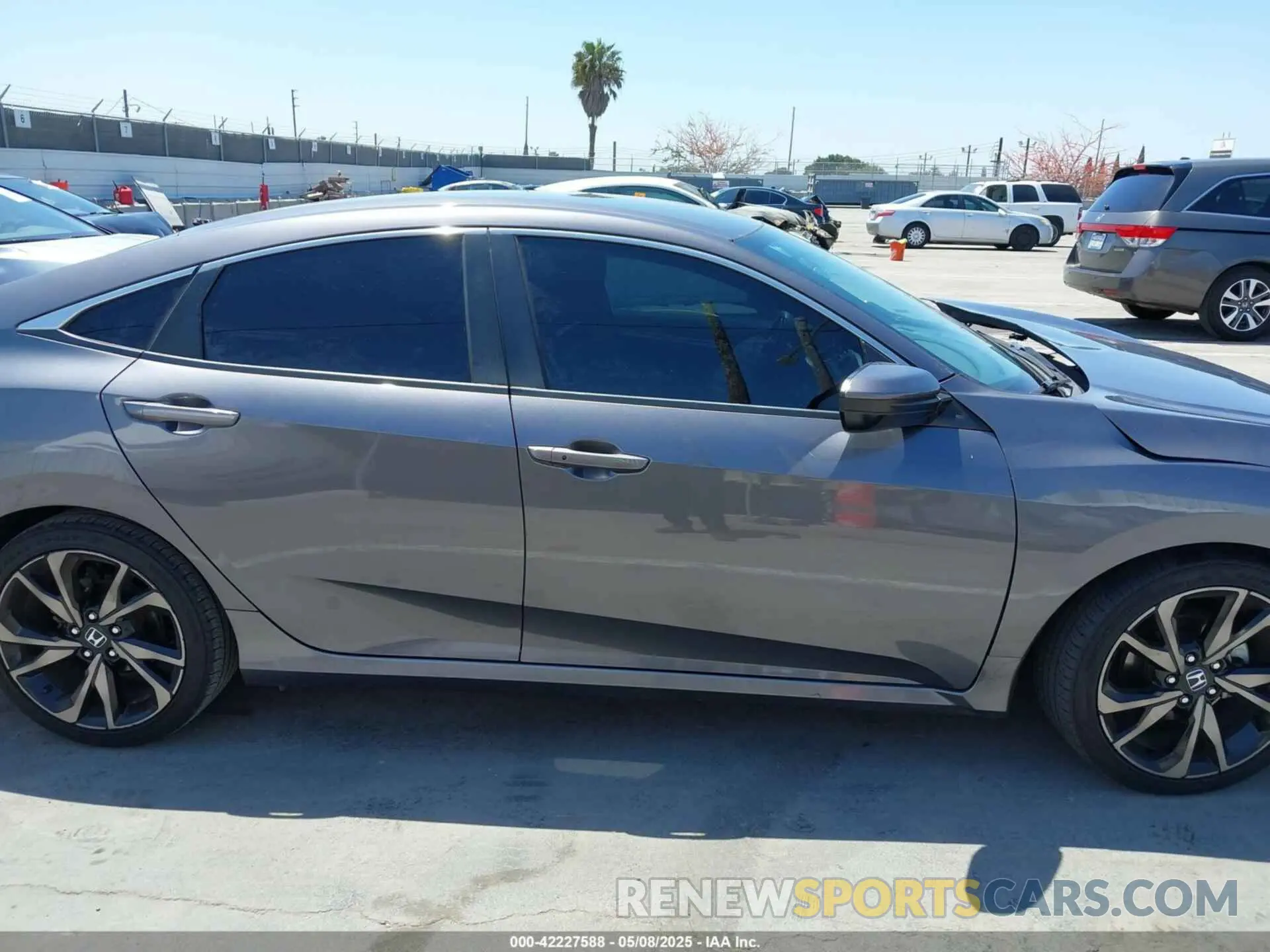 13 Photograph of a damaged car 2HGFC2F89KH503942 HONDA CIVIC 2019