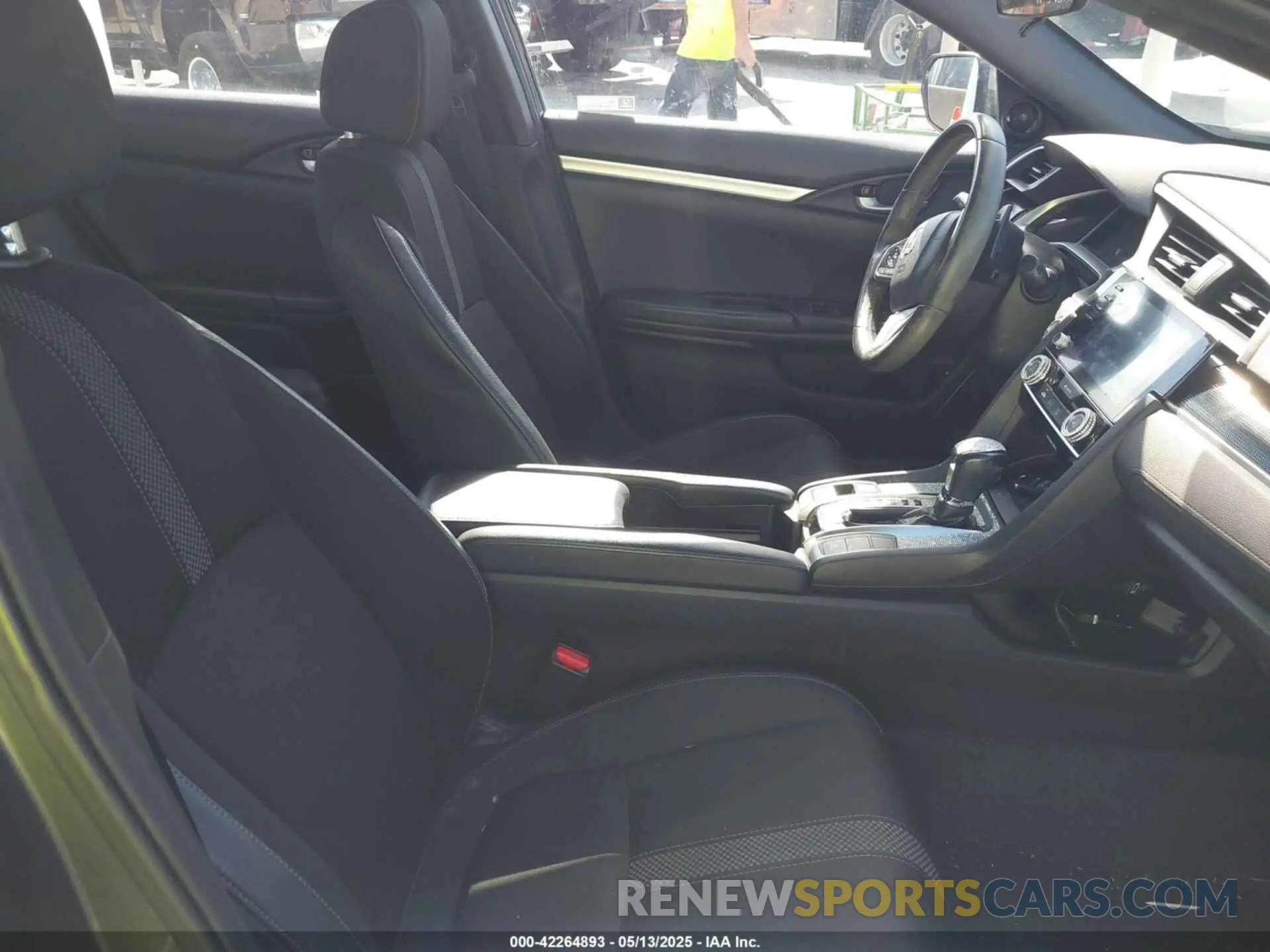 5 Photograph of a damaged car 2HGFC2F89KH534561 HONDA CIVIC 2019