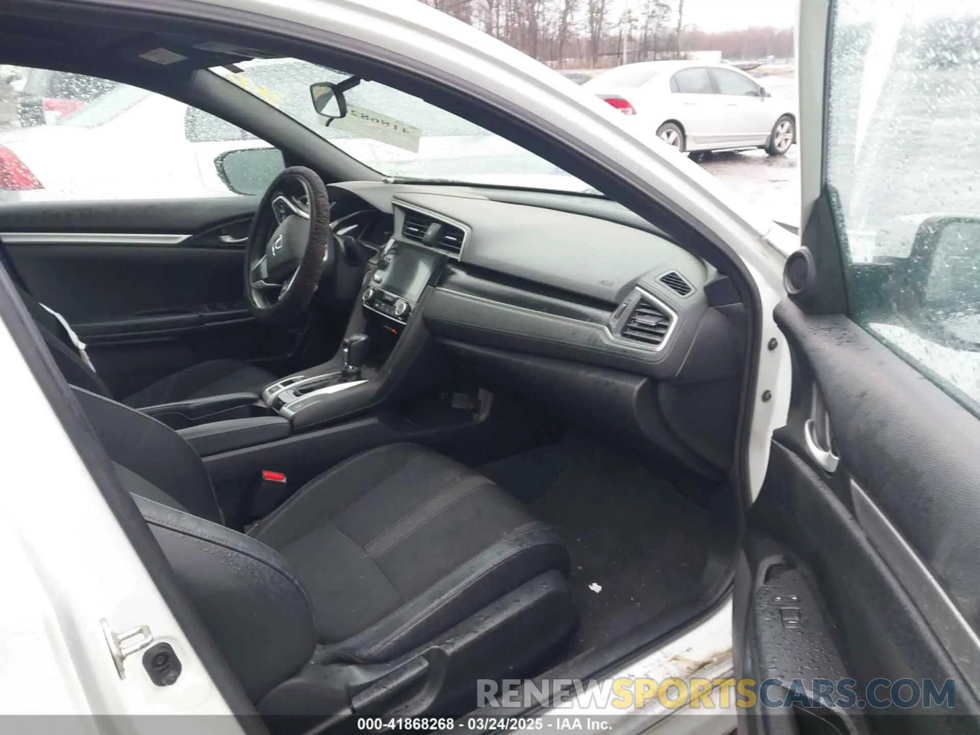 5 Photograph of a damaged car 2HGFC2F89KH537251 HONDA CIVIC 2019