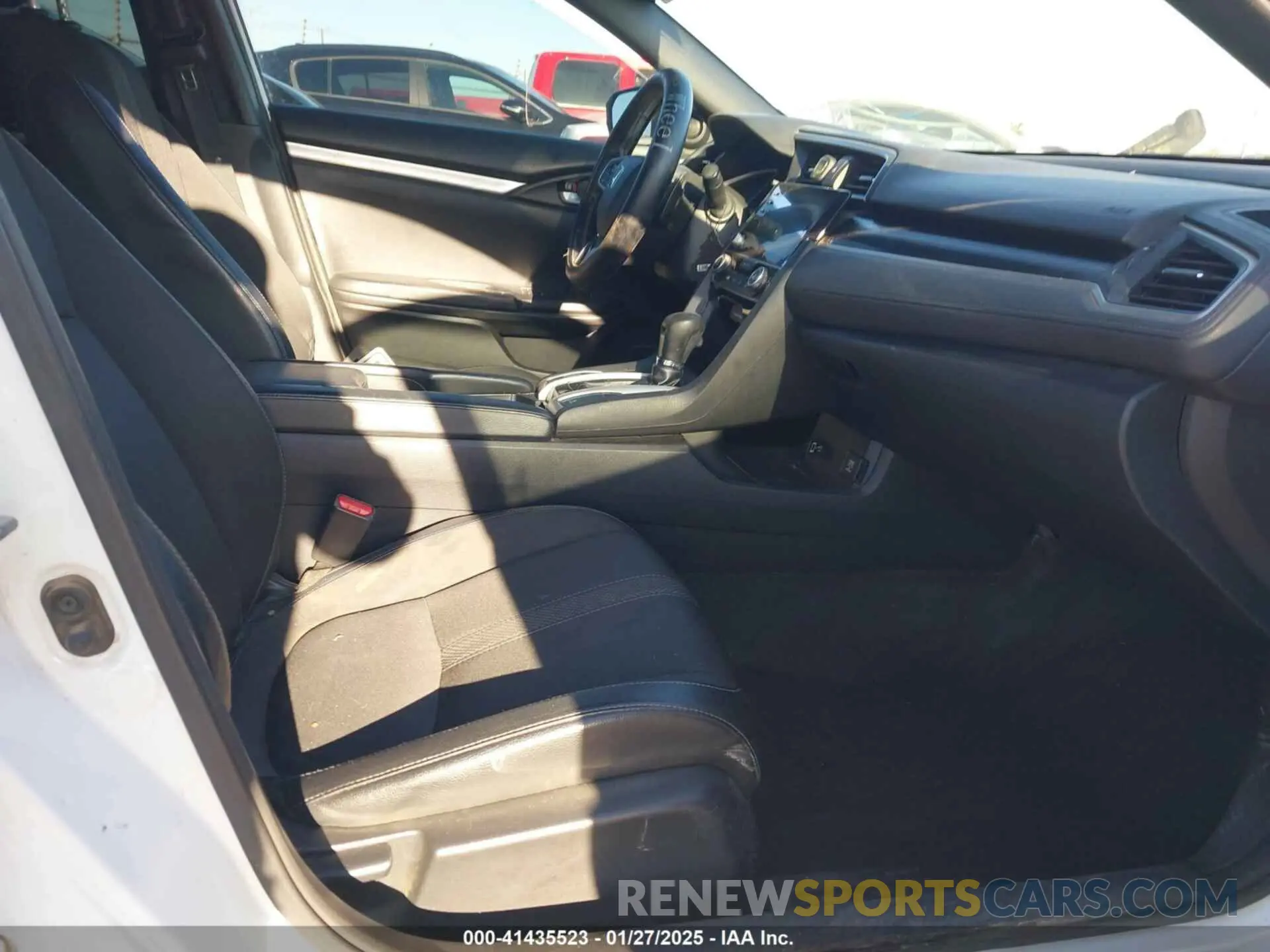 5 Photograph of a damaged car 2HGFC2F89KH544121 HONDA CIVIC 2019