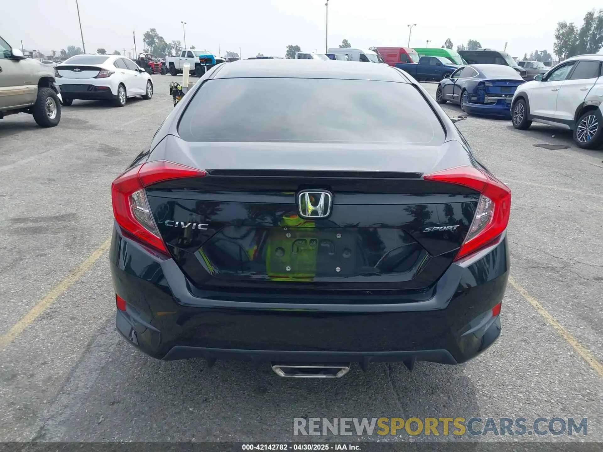 16 Photograph of a damaged car 2HGFC2F8XKH539560 HONDA CIVIC 2019
