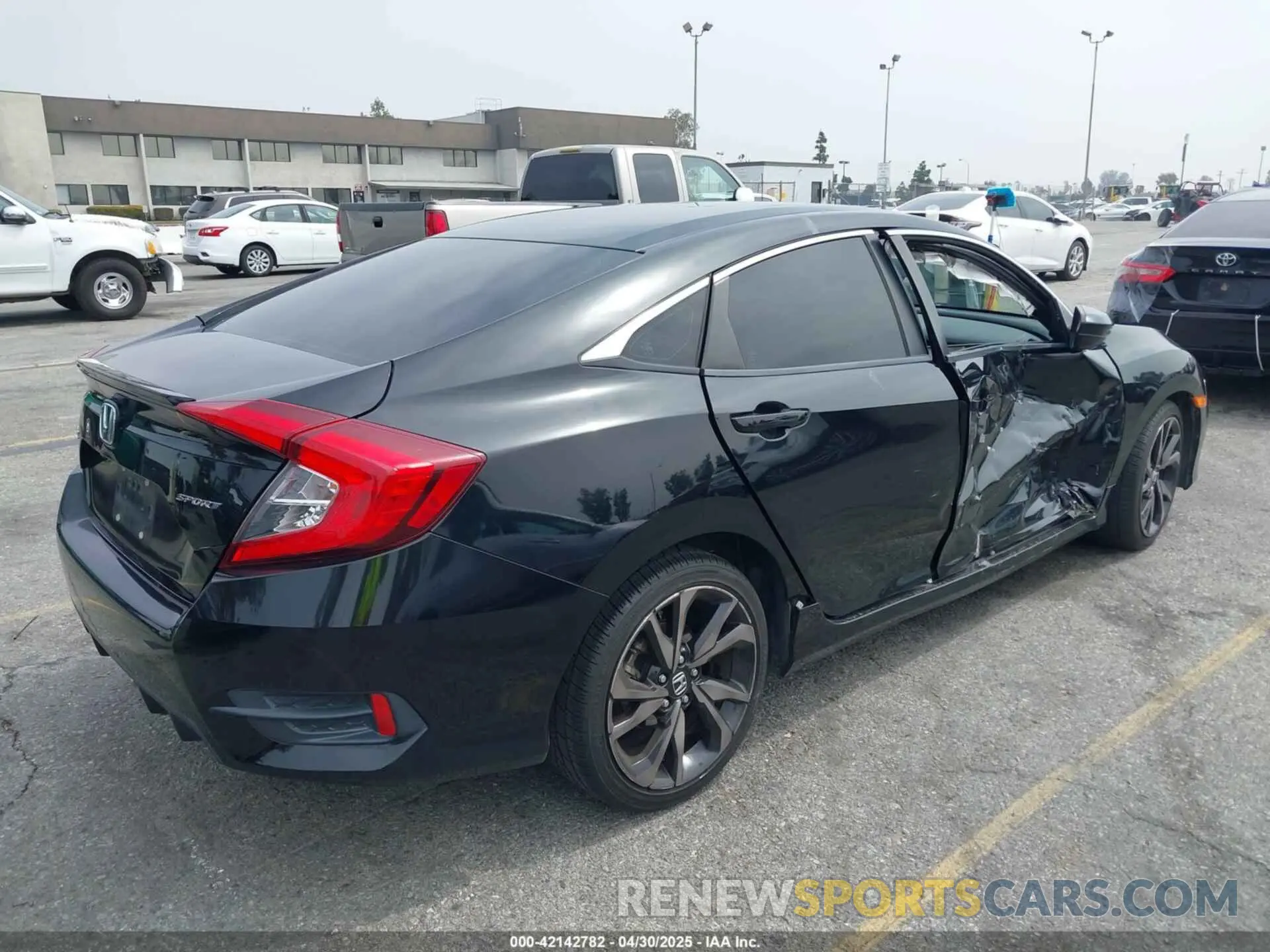 4 Photograph of a damaged car 2HGFC2F8XKH539560 HONDA CIVIC 2019