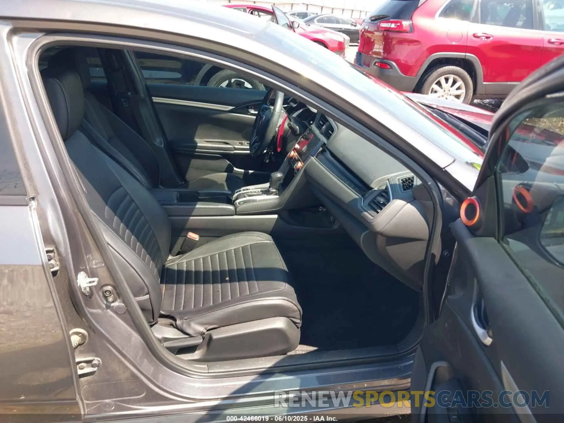 5 Photograph of a damaged car 2HGFC2F8XKH554639 HONDA CIVIC 2019