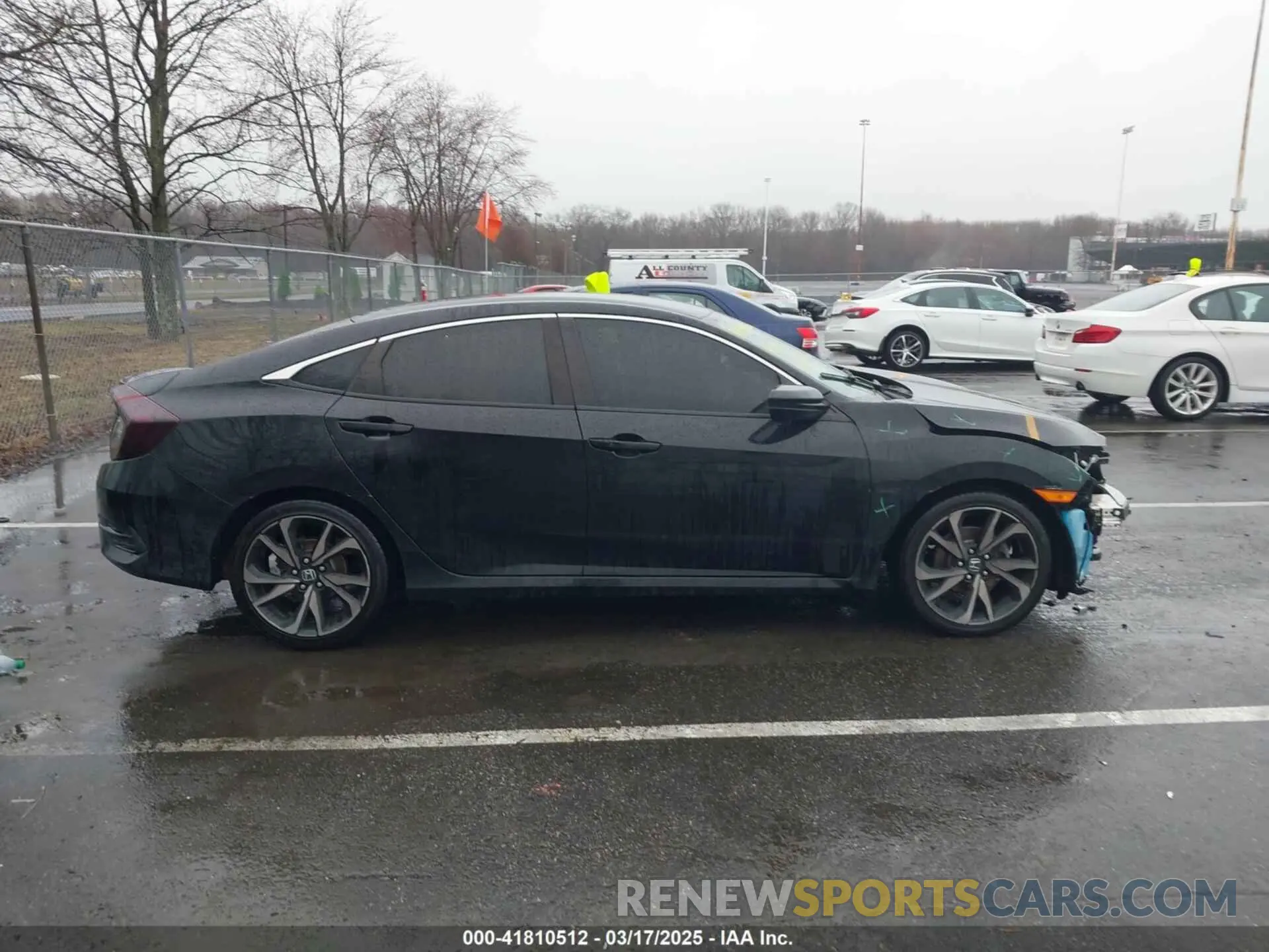 13 Фотография поврежденного автомобиля 2HGFC2F8XKH590993 HONDA CIVIC 2019