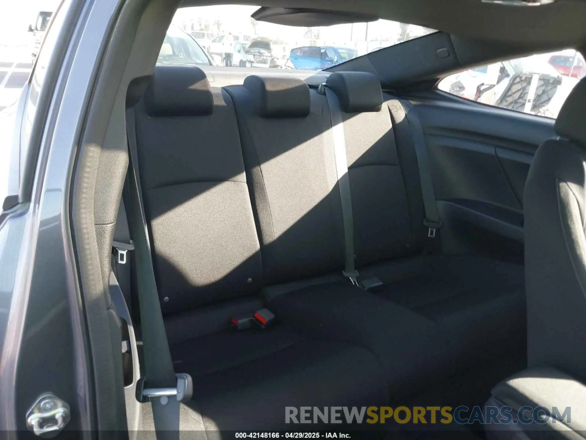 8 Photograph of a damaged car 2HGFC3B30KH351419 HONDA CIVIC 2019