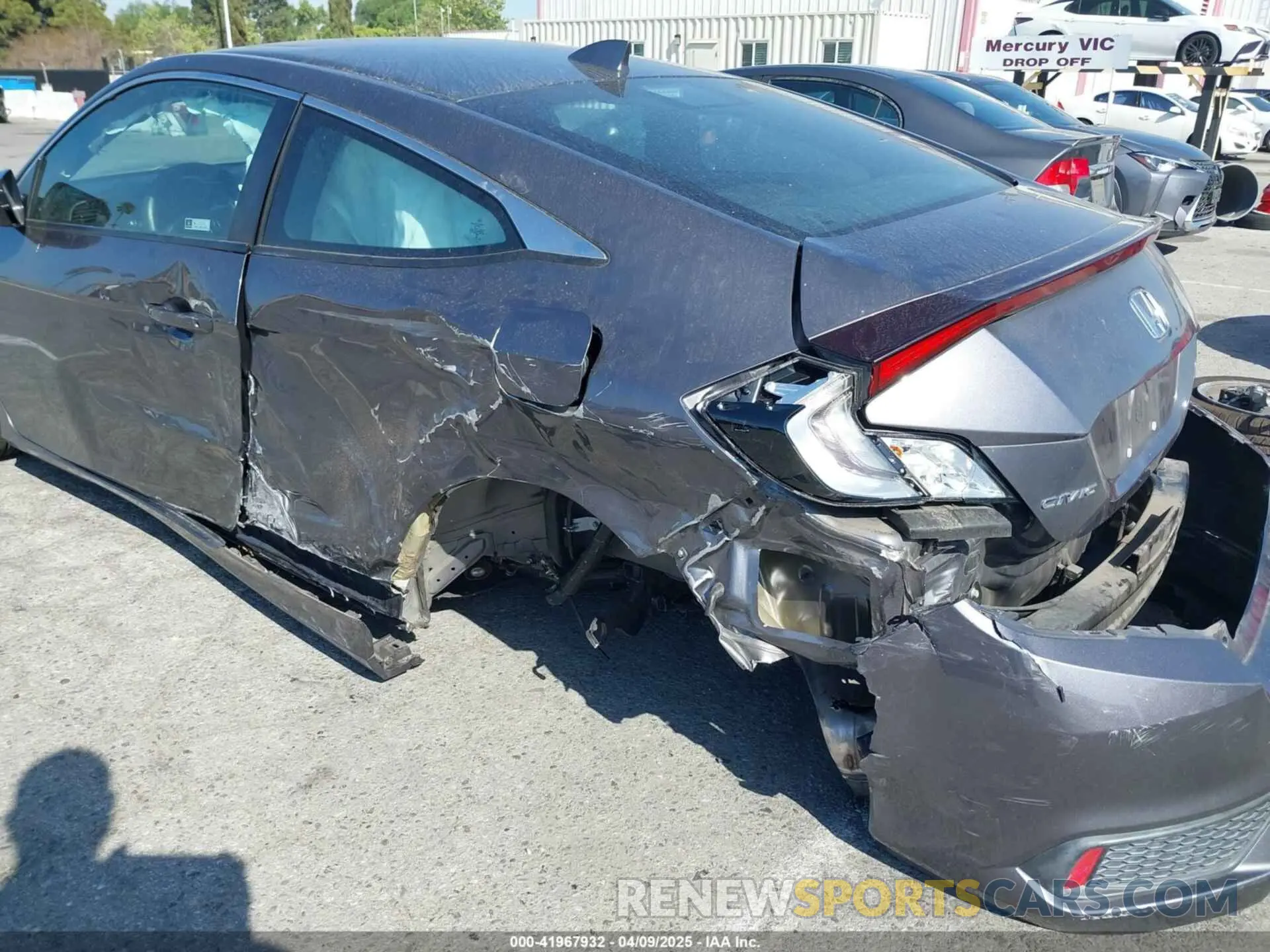 6 Photograph of a damaged car 2HGFC3B31KH353602 HONDA CIVIC 2019