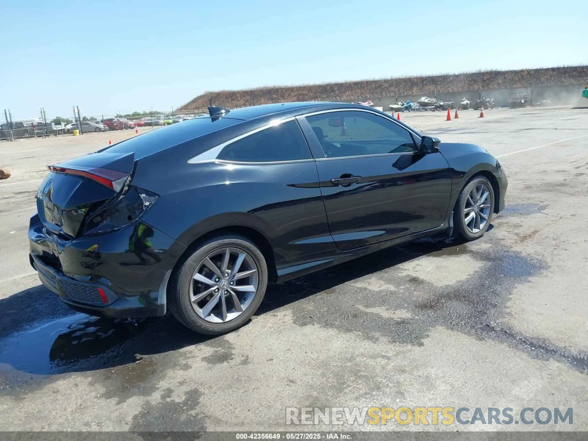 4 Фотография поврежденного автомобиля 2HGFC3B32KH355990 HONDA CIVIC 2019