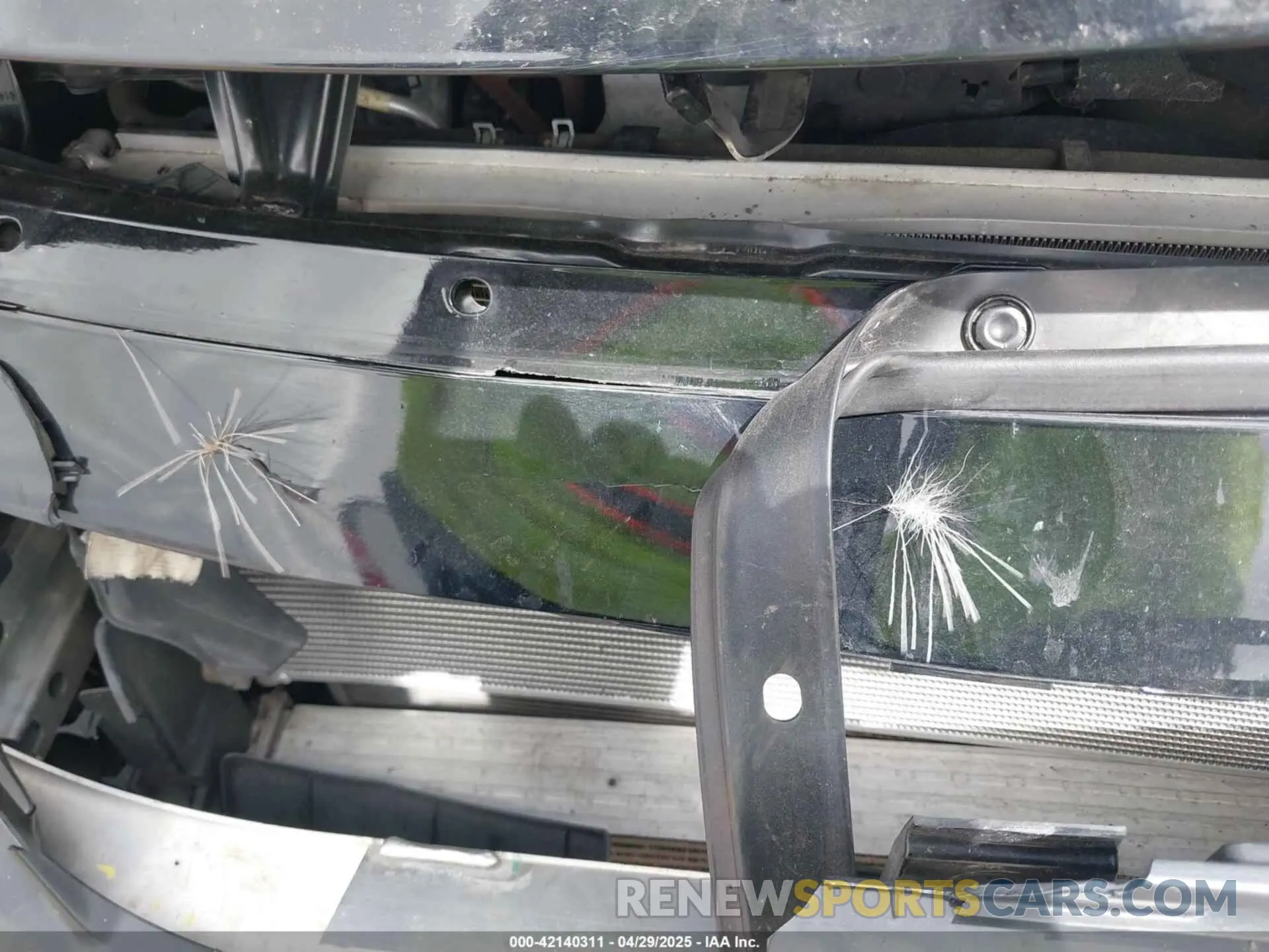 18 Photograph of a damaged car 2HGFC3B36KH353322 HONDA CIVIC 2019
