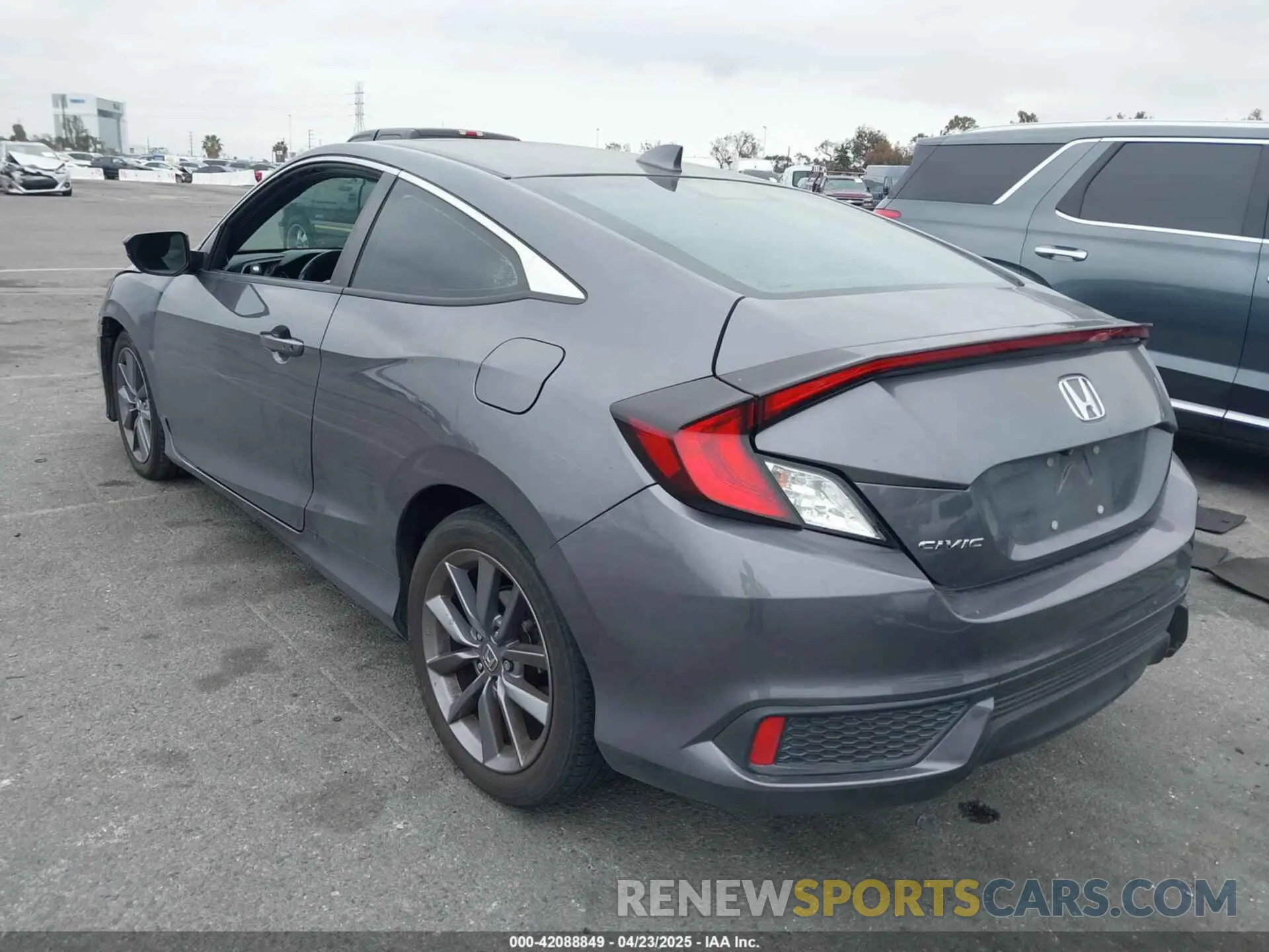 3 Photograph of a damaged car 2HGFC3B38KH350261 HONDA CIVIC 2019