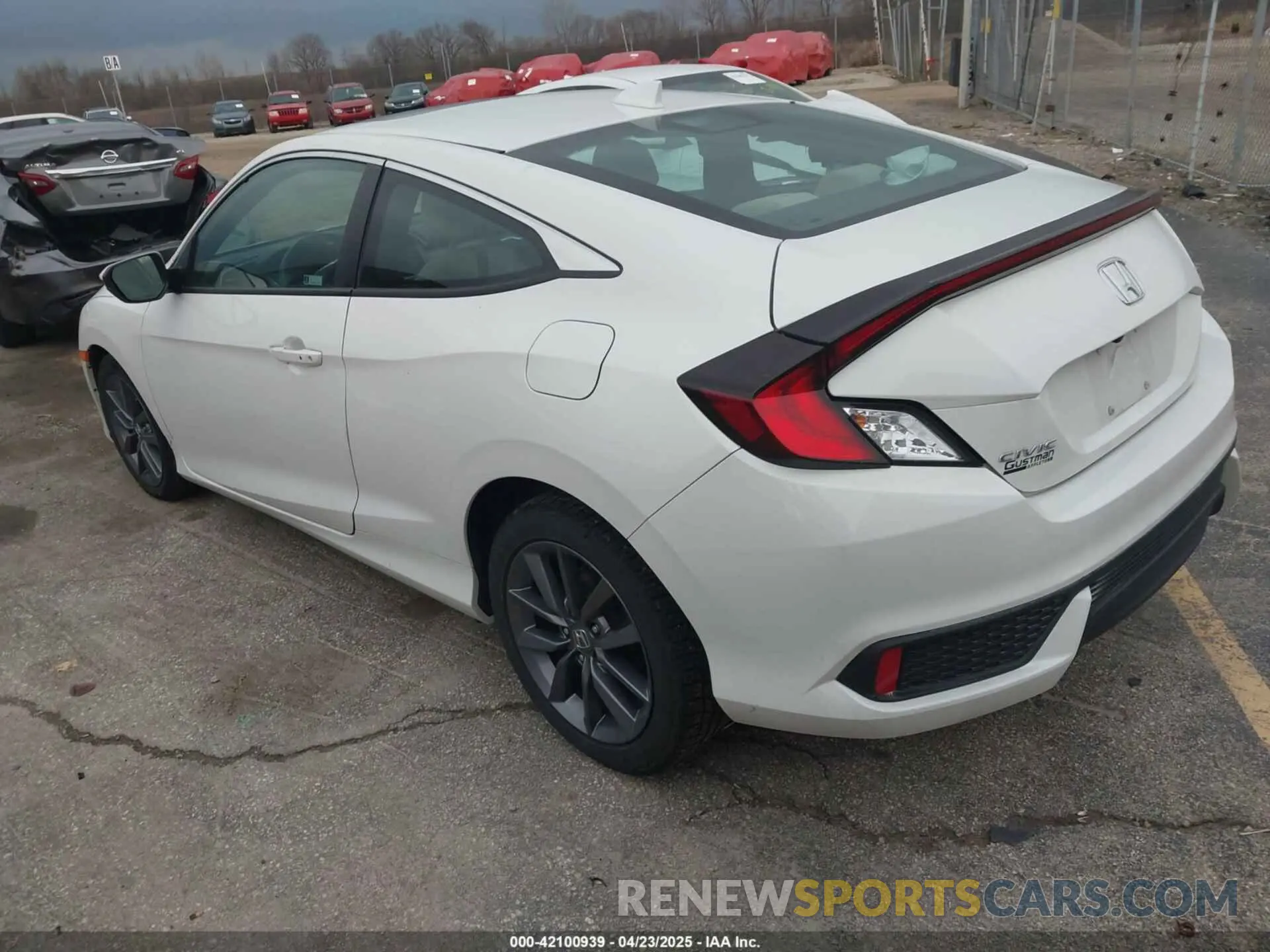 3 Фотография поврежденного автомобиля 2HGFC3B38KH350275 HONDA CIVIC 2019