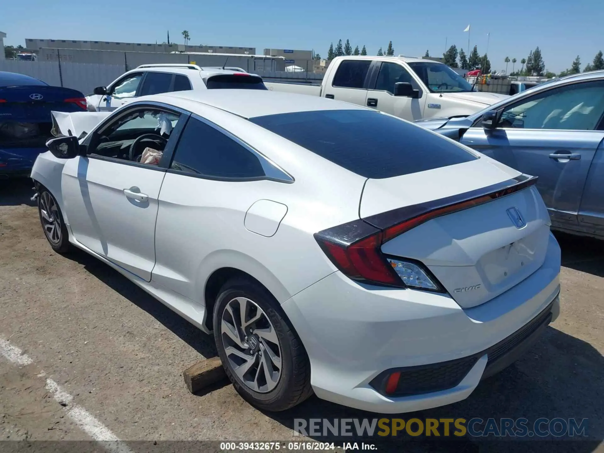 3 Фотография поврежденного автомобиля 2HGFC4B61KH309602 HONDA CIVIC 2019