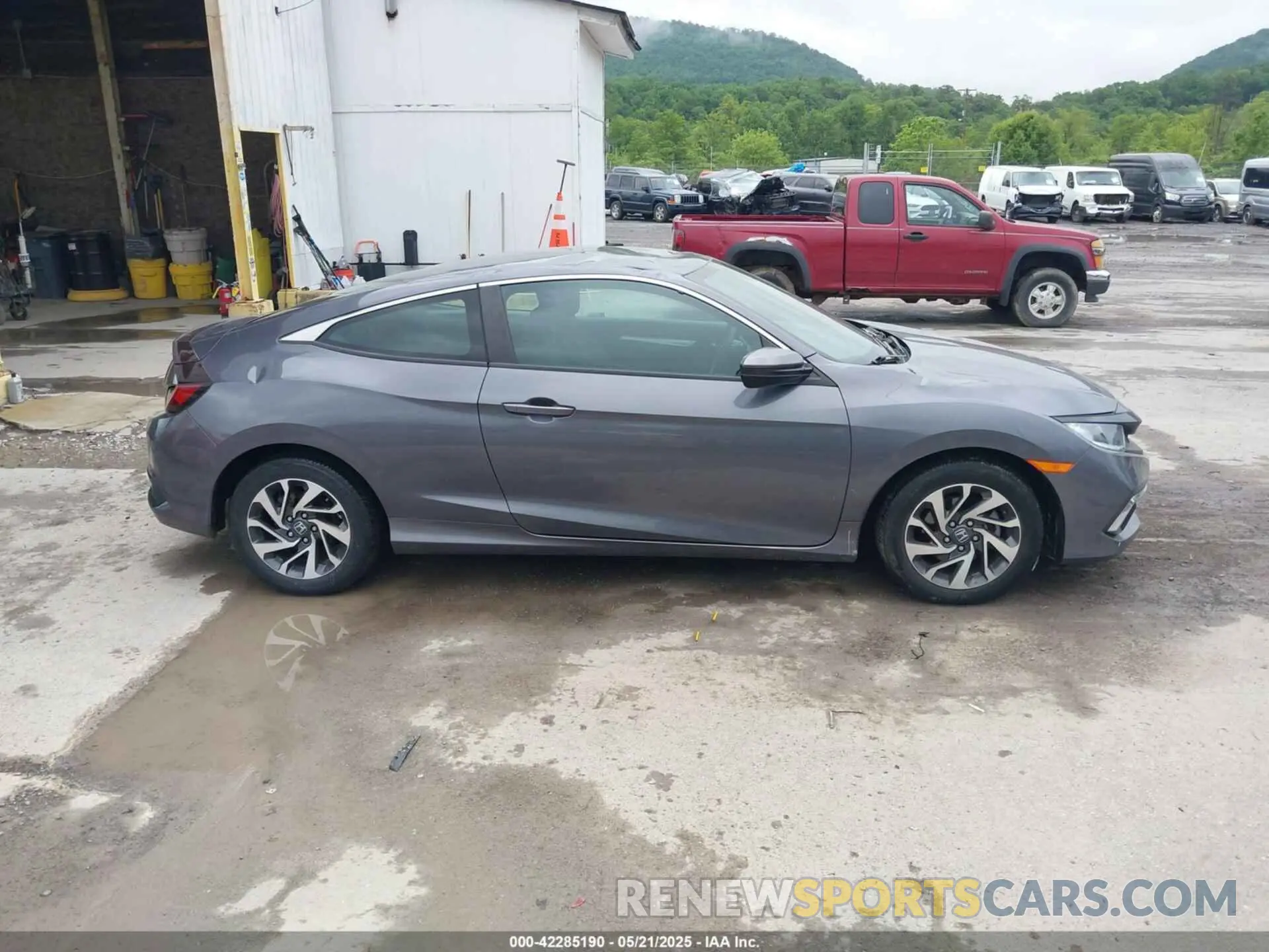 12 Photograph of a damaged car 2HGFC4B65KH309778 HONDA CIVIC 2019
