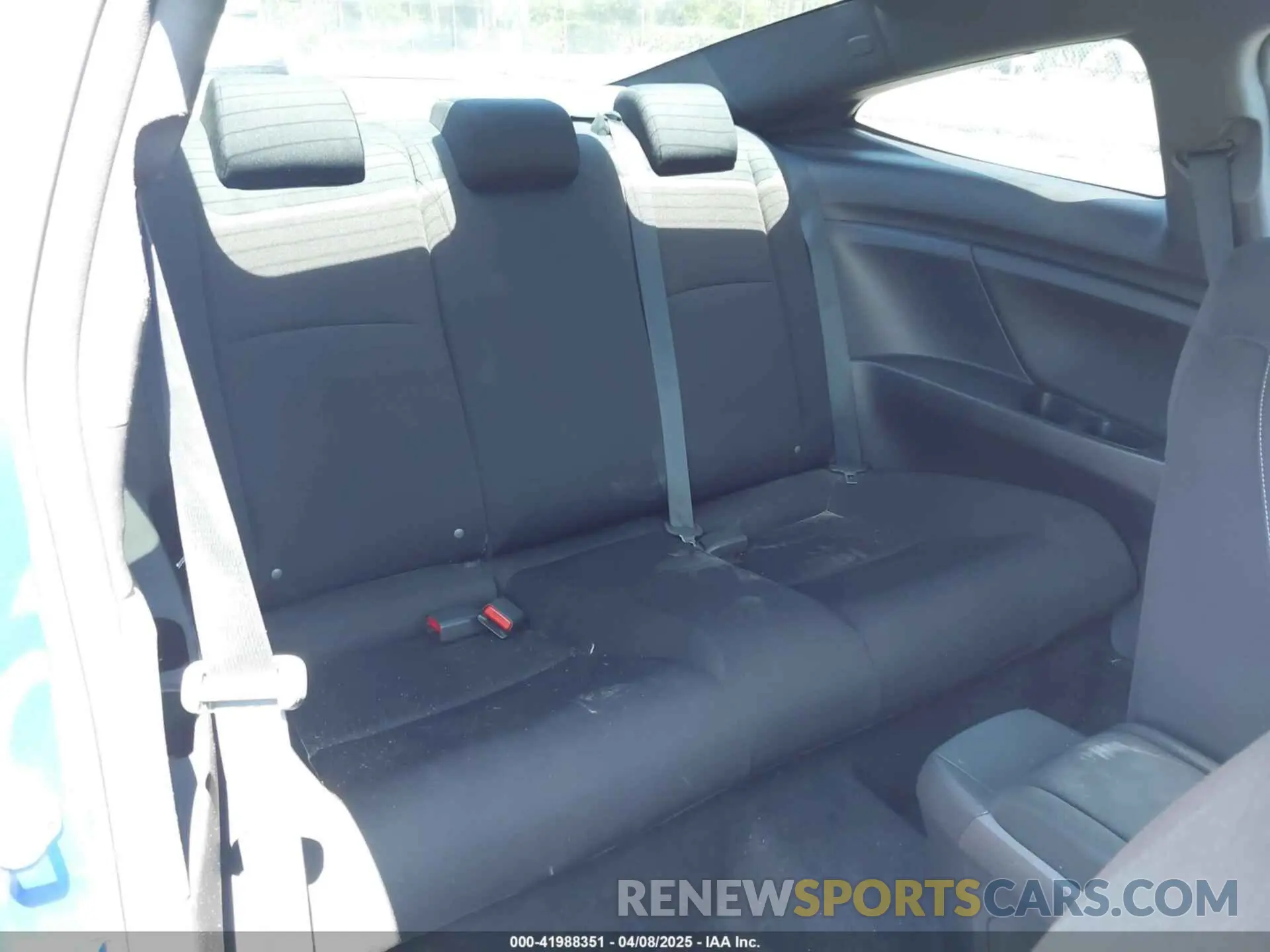 8 Photograph of a damaged car 2HGFC4B67KH304419 HONDA CIVIC 2019