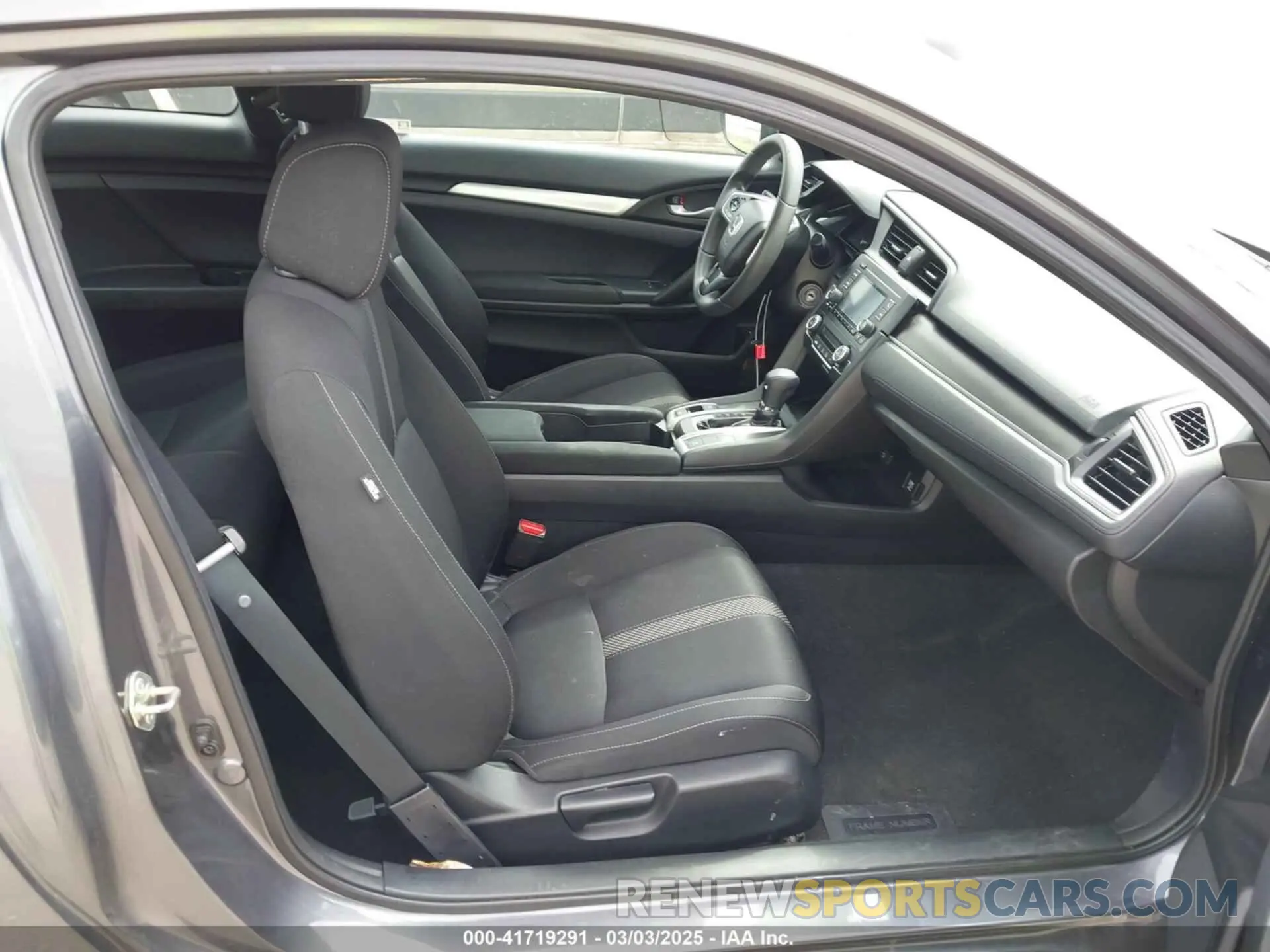5 Photograph of a damaged car 2HGFC4B67KH308437 HONDA CIVIC 2019