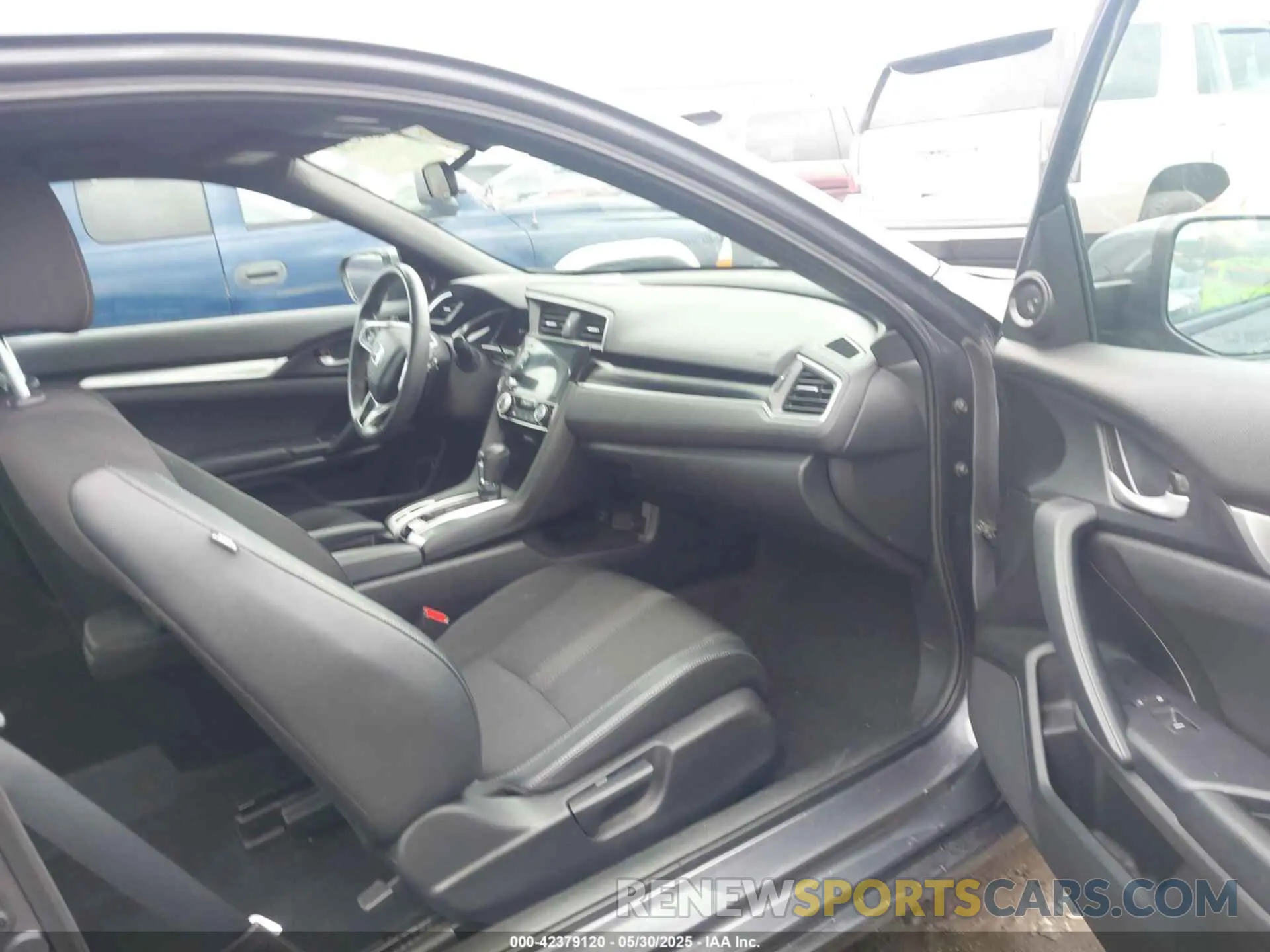 5 Photograph of a damaged car 2HGFC4B82KH301283 HONDA CIVIC 2019