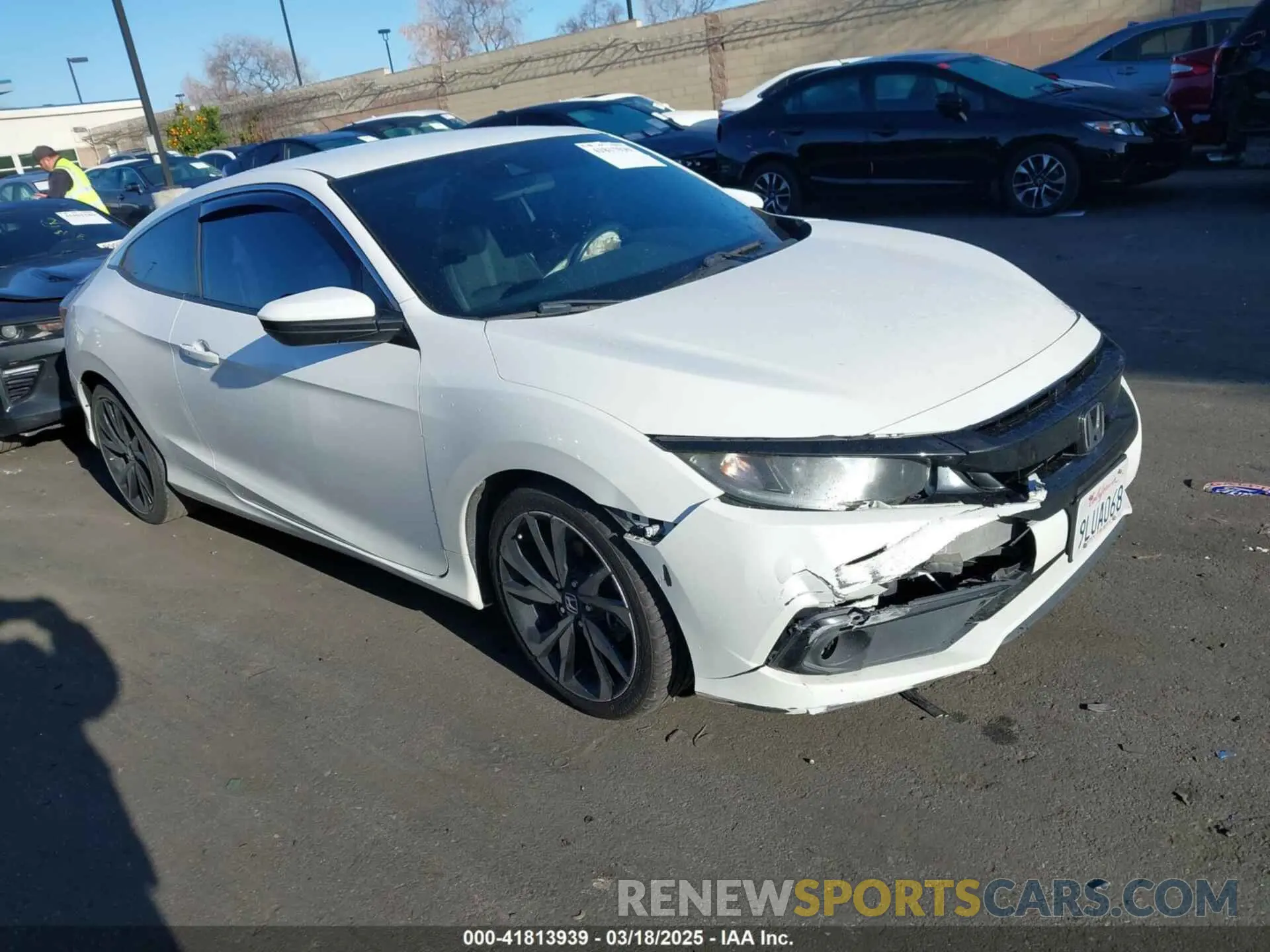 1 Фотография поврежденного автомобиля 2HGFC4B84KH305724 HONDA CIVIC 2019