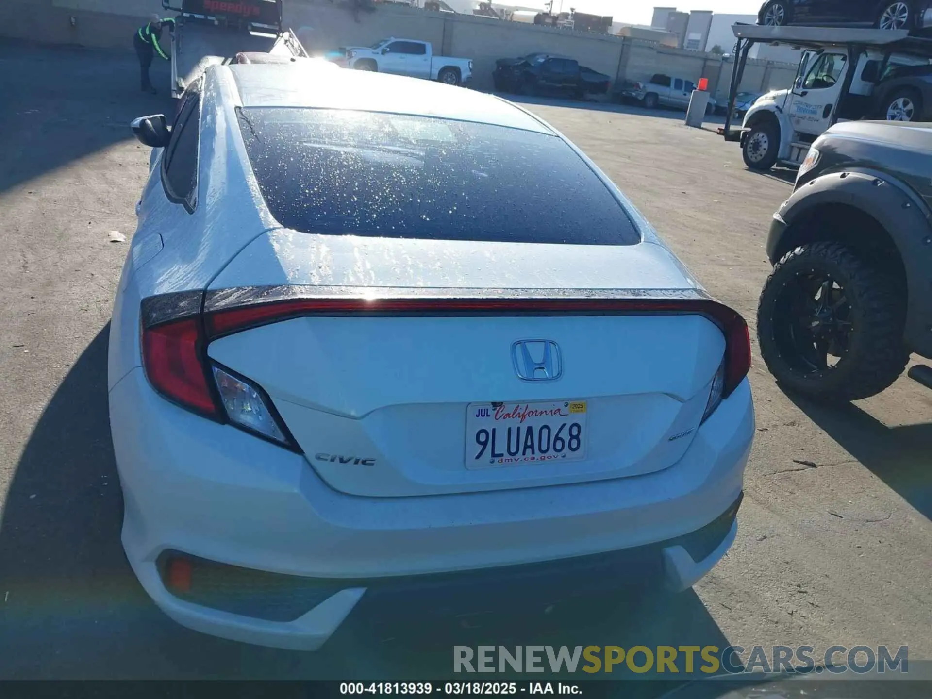 17 Фотография поврежденного автомобиля 2HGFC4B84KH305724 HONDA CIVIC 2019