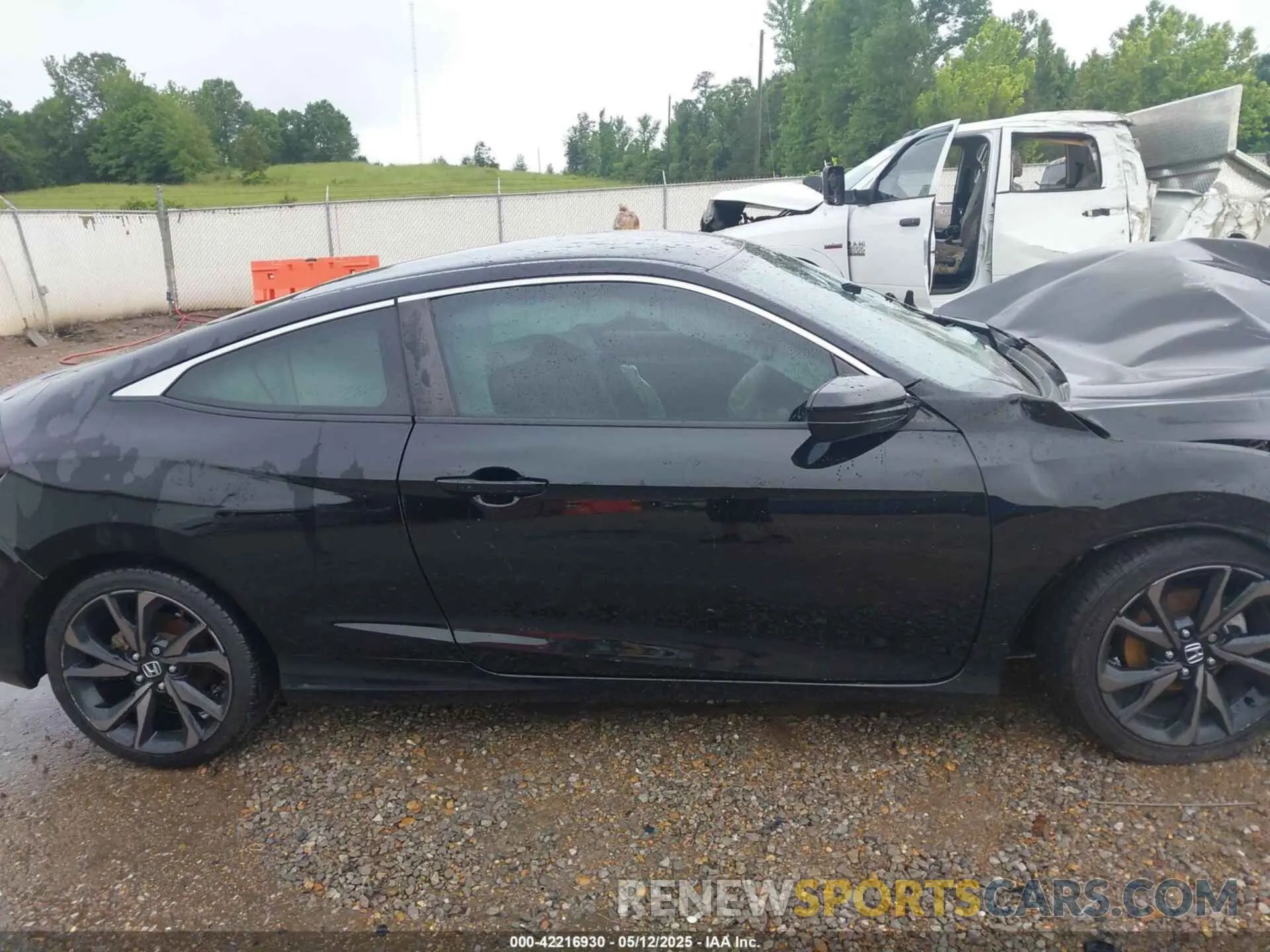 14 Photograph of a damaged car 2HGFC4B86KH308205 HONDA CIVIC 2019