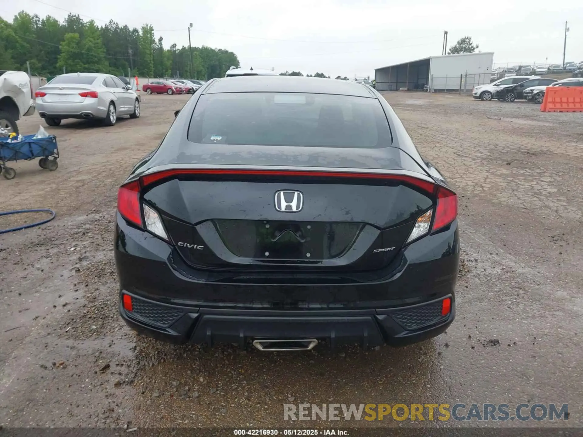 17 Photograph of a damaged car 2HGFC4B86KH308205 HONDA CIVIC 2019