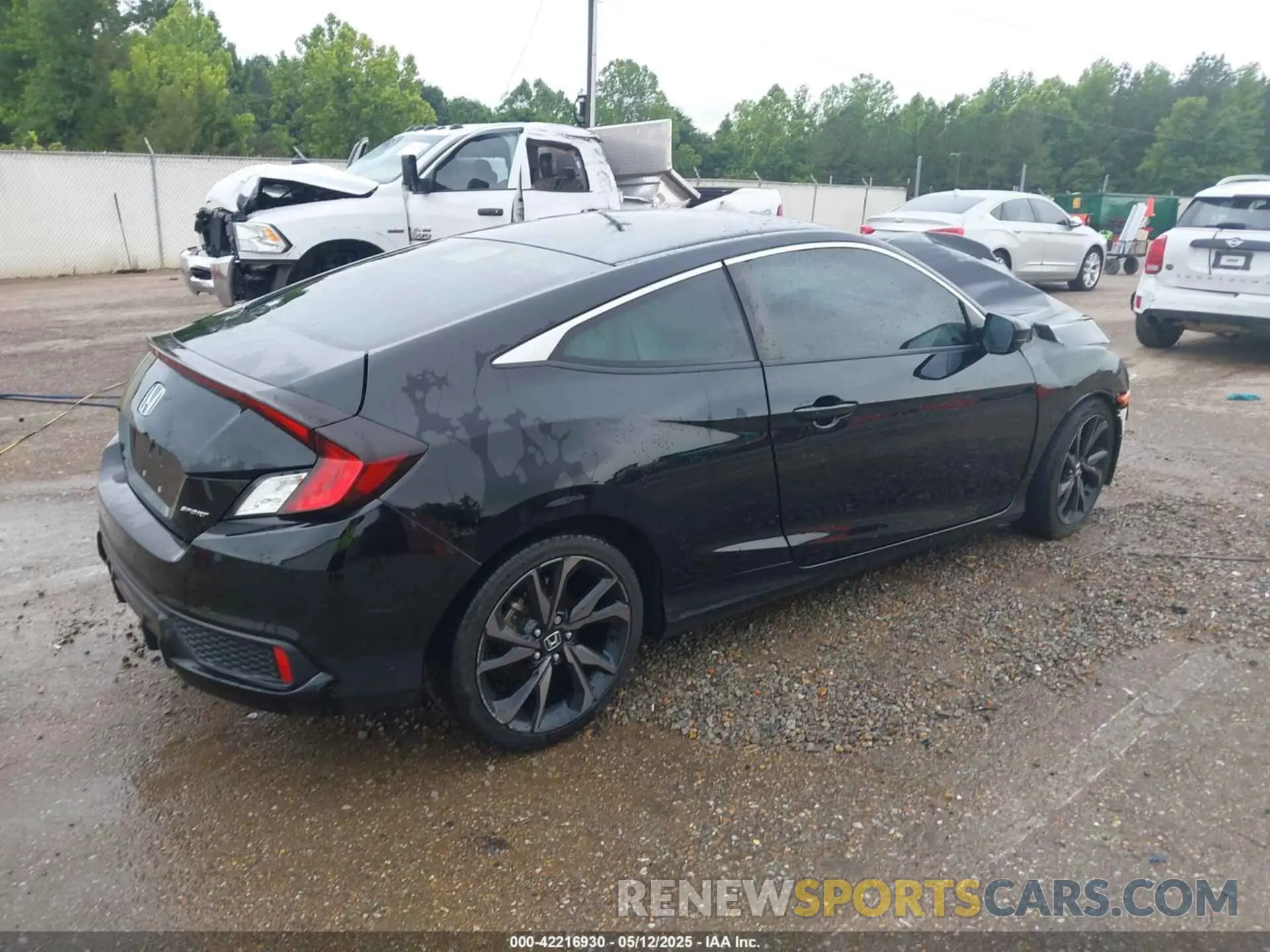 4 Photograph of a damaged car 2HGFC4B86KH308205 HONDA CIVIC 2019