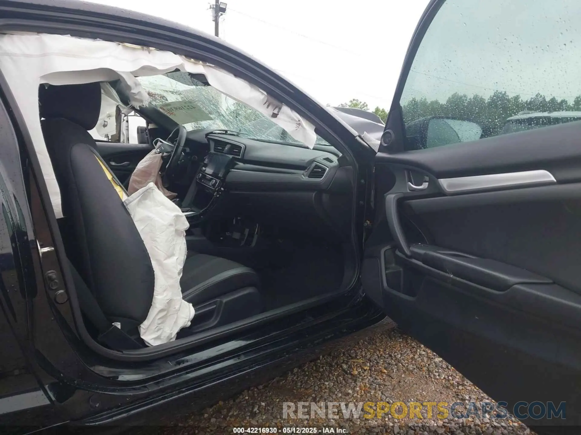 5 Photograph of a damaged car 2HGFC4B86KH308205 HONDA CIVIC 2019