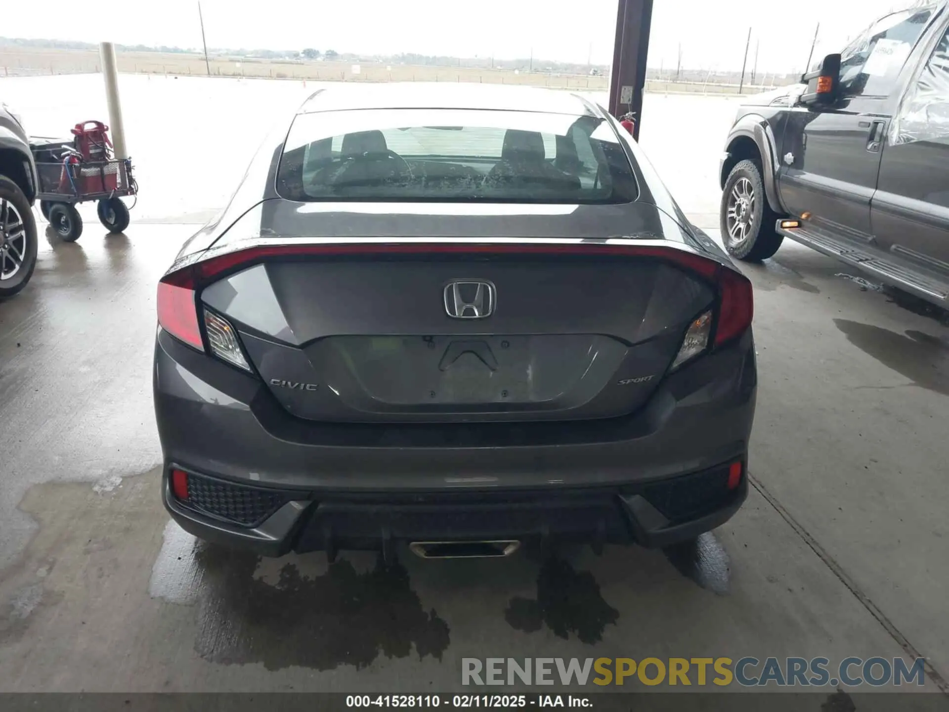 16 Photograph of a damaged car 2HGFC4B8XKH307896 HONDA CIVIC 2019
