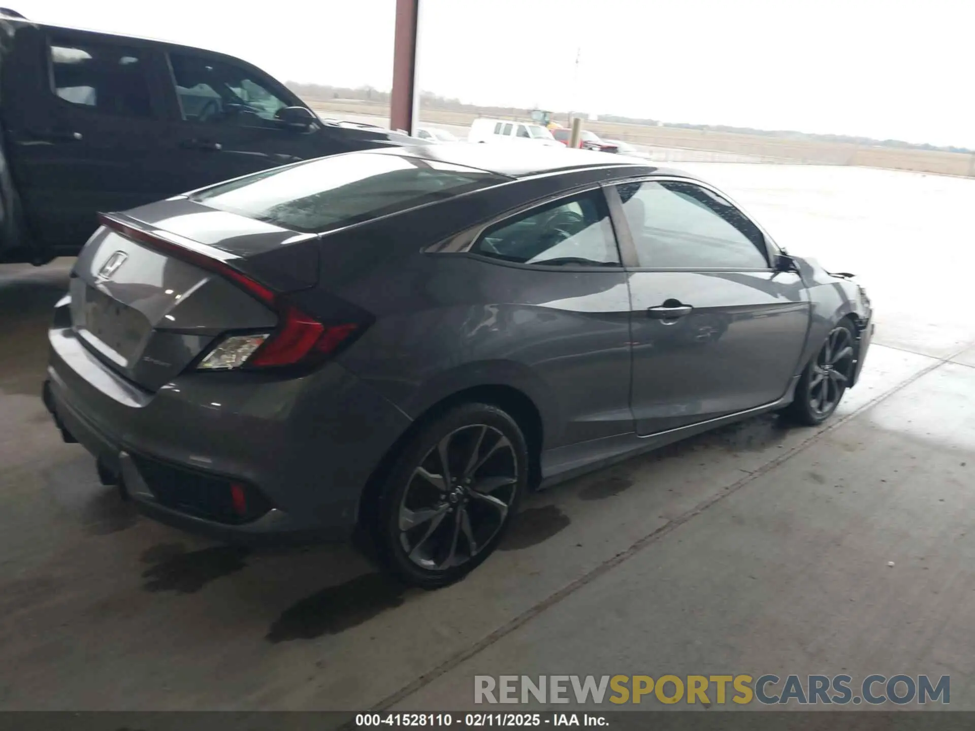 4 Photograph of a damaged car 2HGFC4B8XKH307896 HONDA CIVIC 2019